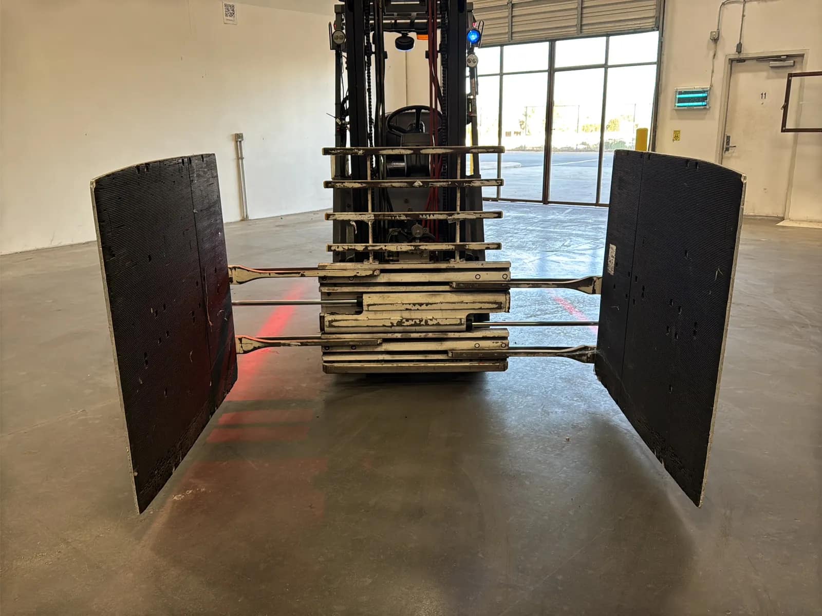 Toyota 5FBCU15 2,700lb Capacity Electric Forklift With Cascade Bale Clamp, photo 7 of 49