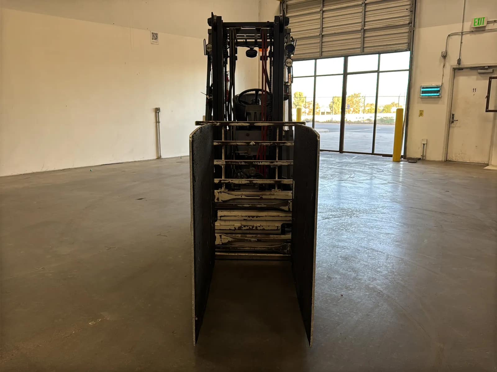 Toyota 5FBCU15 2,700lb Capacity Electric Forklift With Cascade Bale Clamp, photo 6 of 49