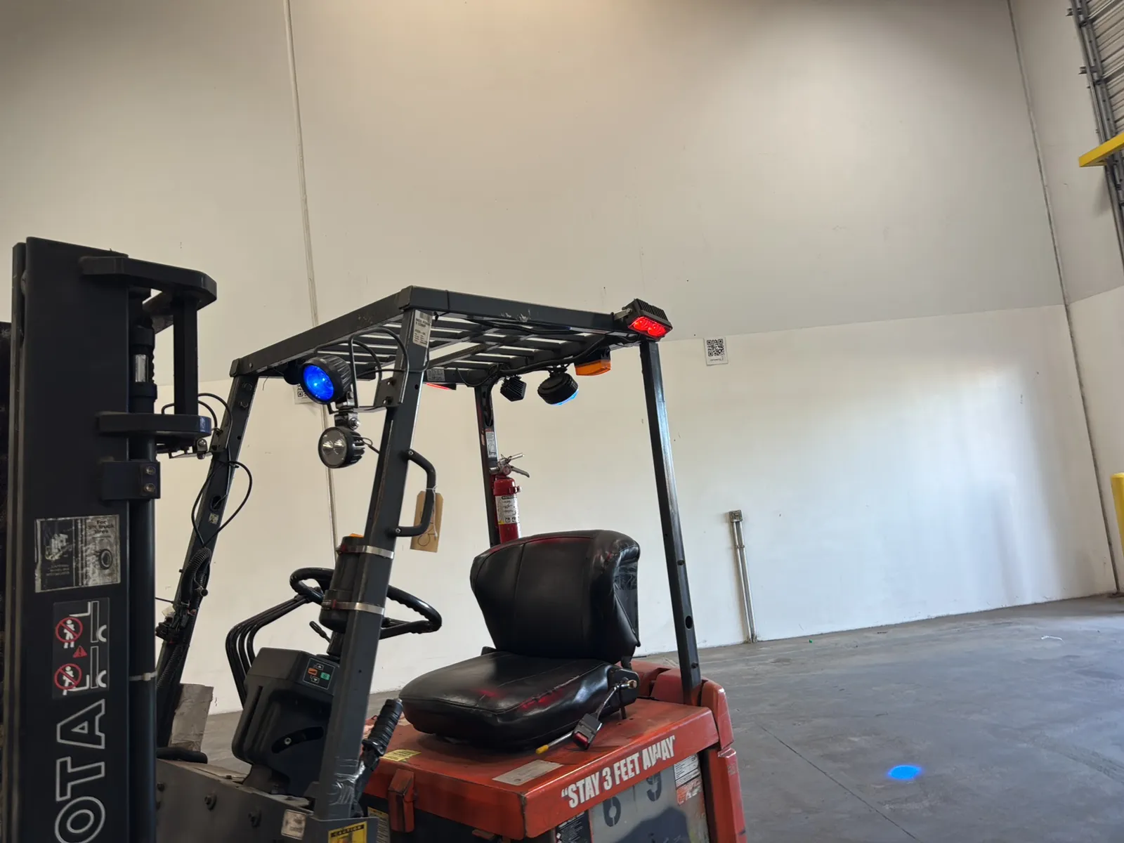 Toyota 5FBCU15 2,700lb Capacity Electric Forklift With Cascade Bale Clamp, photo 45 of 49