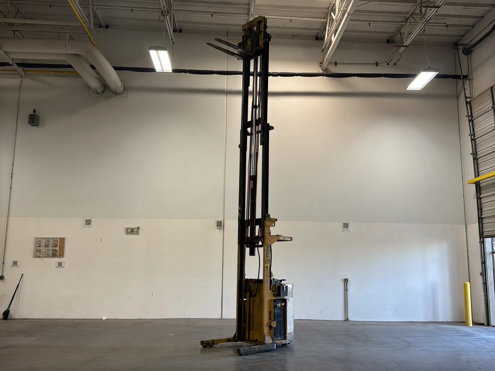 Yale 2,250lb Capacity Electric Standing Forklift, photo 2 of 43