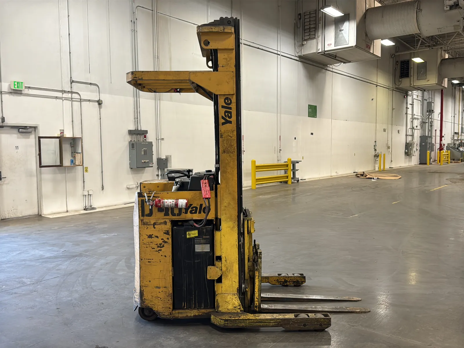 Yale 2,250lb Capacity Electric Standing Forklift, photo 6 of 43
