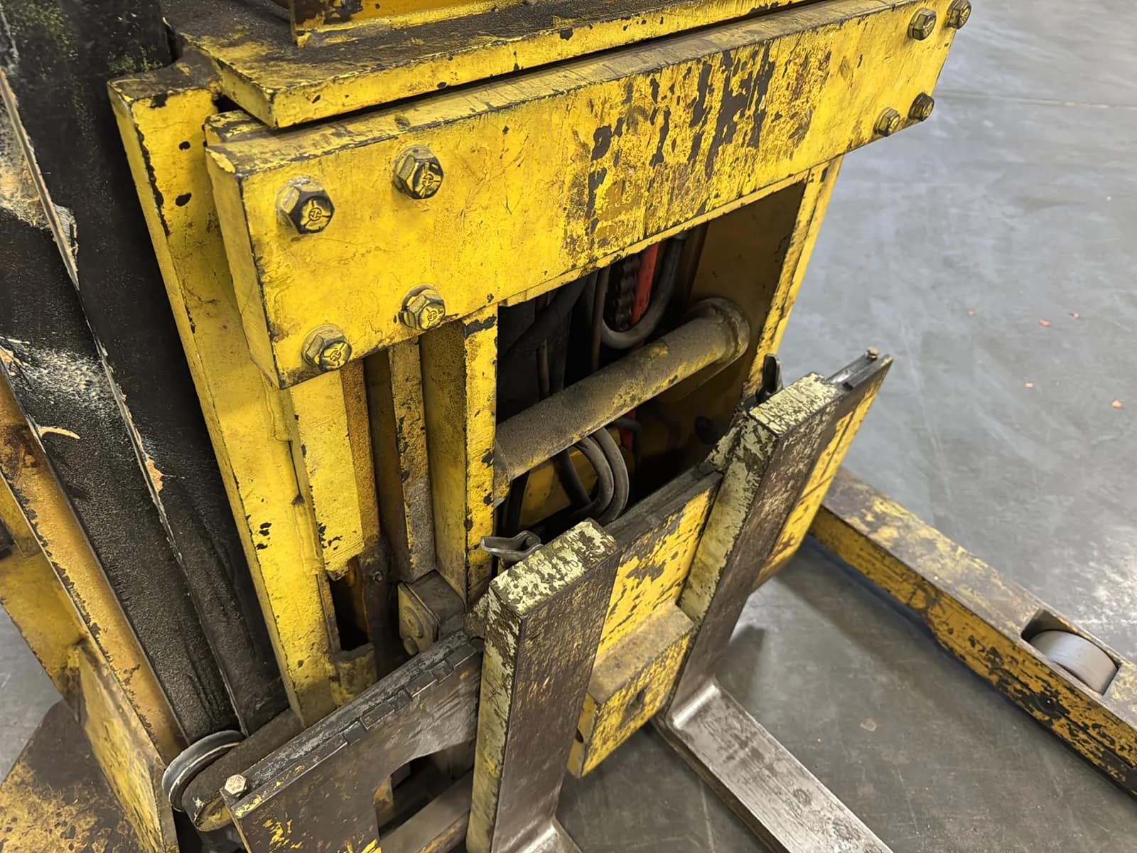 Yale 2,250lb Capacity Electric Standing Forklift, photo 40 of 43