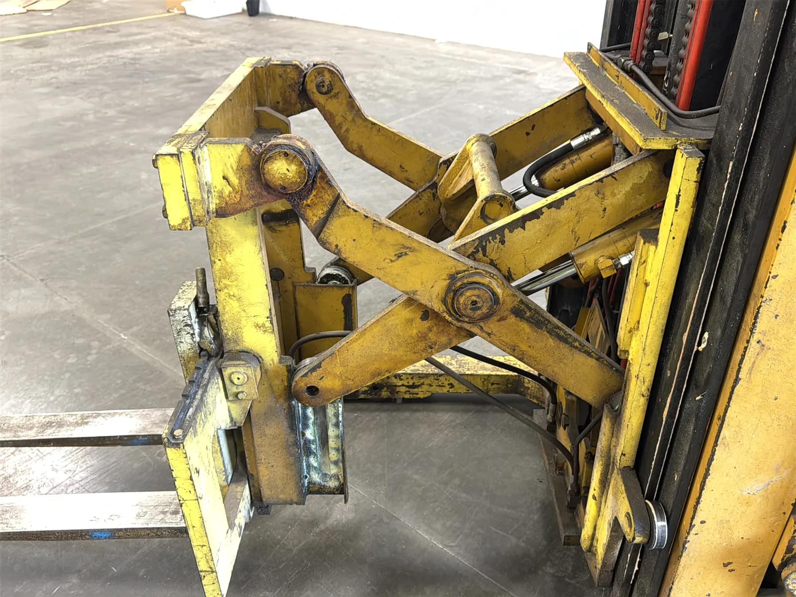 Yale 2,250lb Capacity Electric Standing Forklift, photo 30 of 43