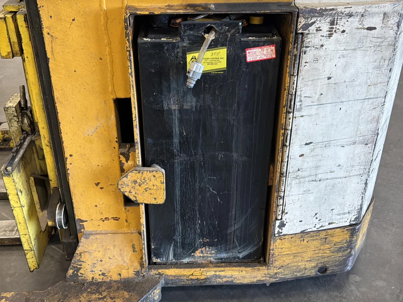 Yale 2,250lb Capacity Electric Standing Forklift, photo 10 of 43
