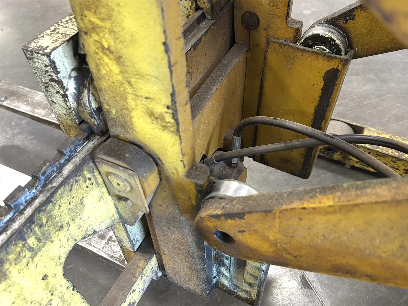 Yale 2,250lb Capacity Electric Standing Forklift, photo 33 of 43