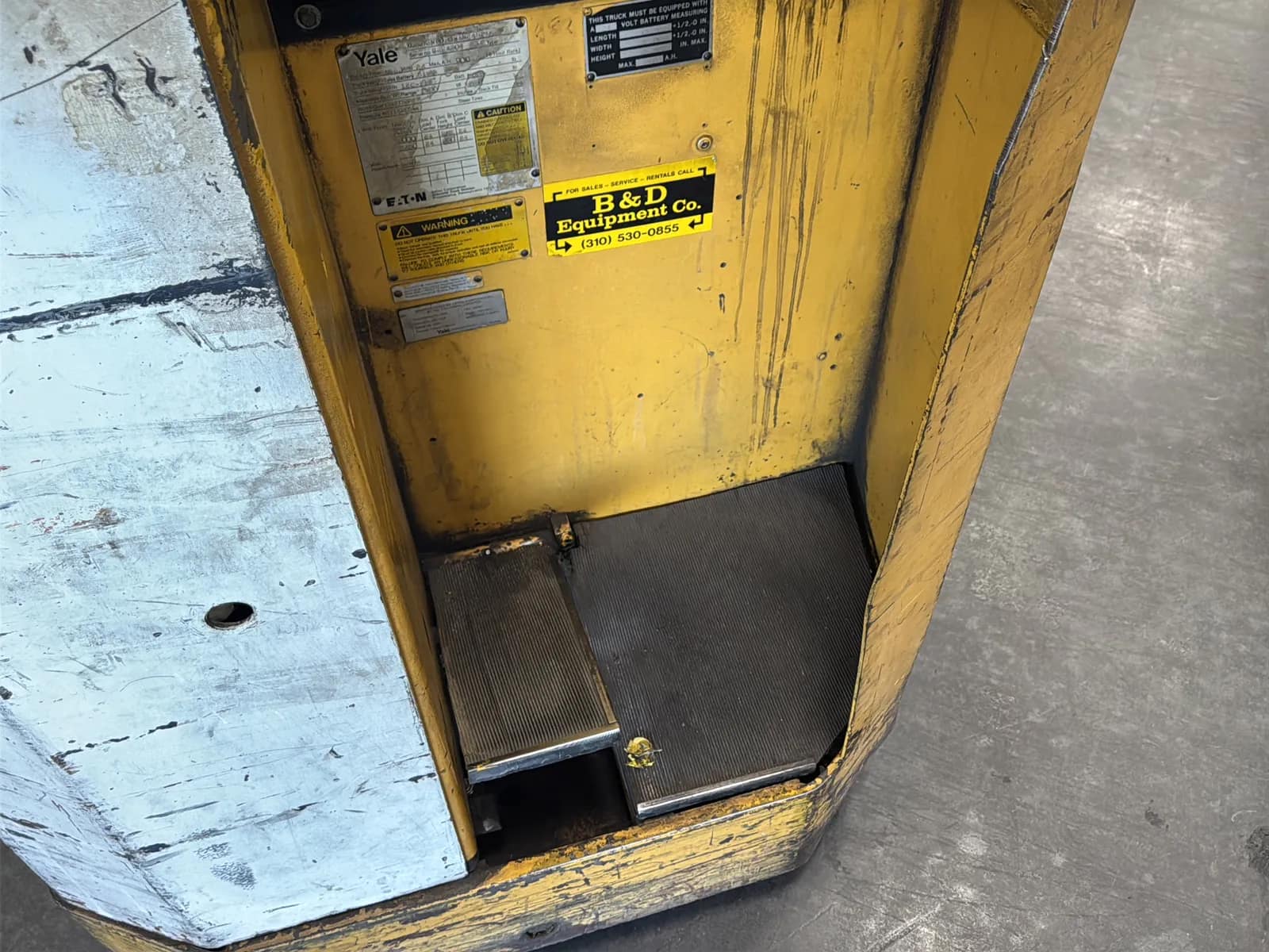 Yale 2,250lb Capacity Electric Standing Forklift, photo 13 of 43