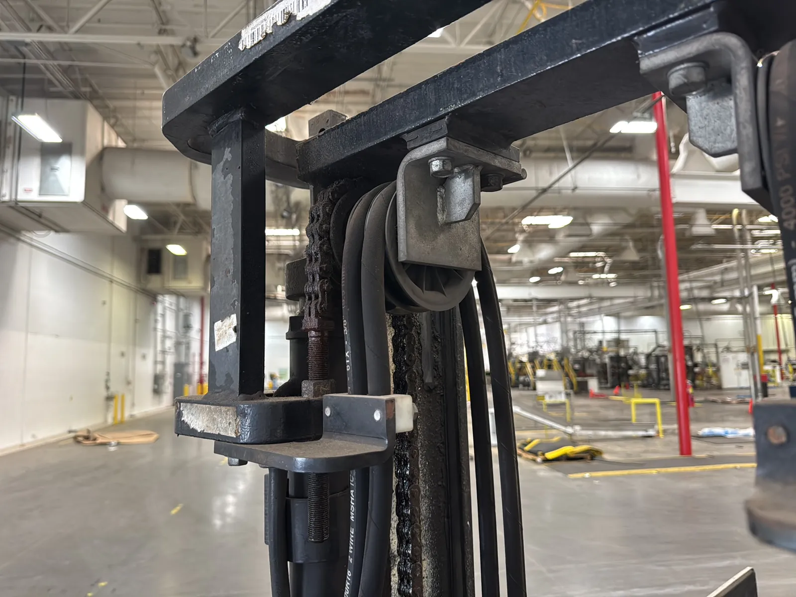 Toyota 7FBCU15 3,000lb Capacity Electric Forklift With Cascade Bale Clamp (Drives, Hydraulics Not Functioning), photo 37 of 43