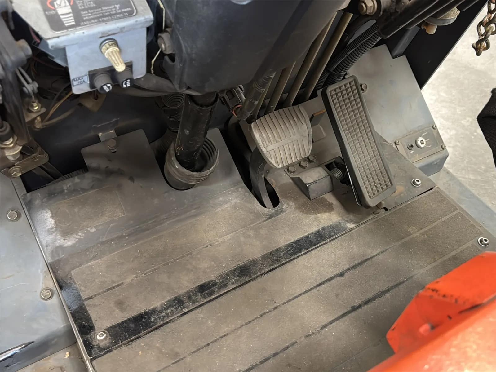 Toyota 5FBCU15 3,000lb Capacity Electric Forklift, photo 16 of 47