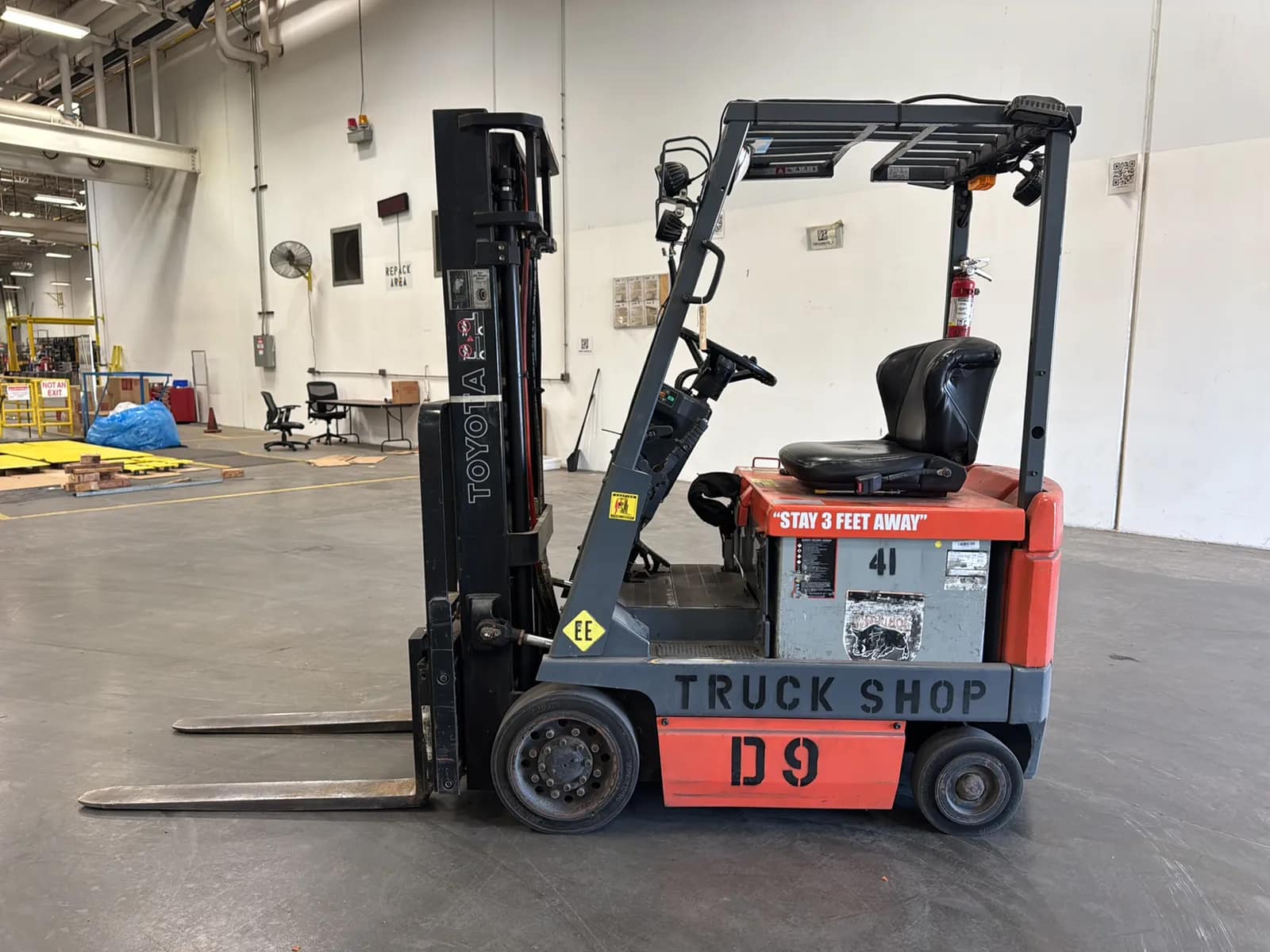 Toyota 5FBCU15 3,000lb Capacity Electric Forklift, photo 3 of 47