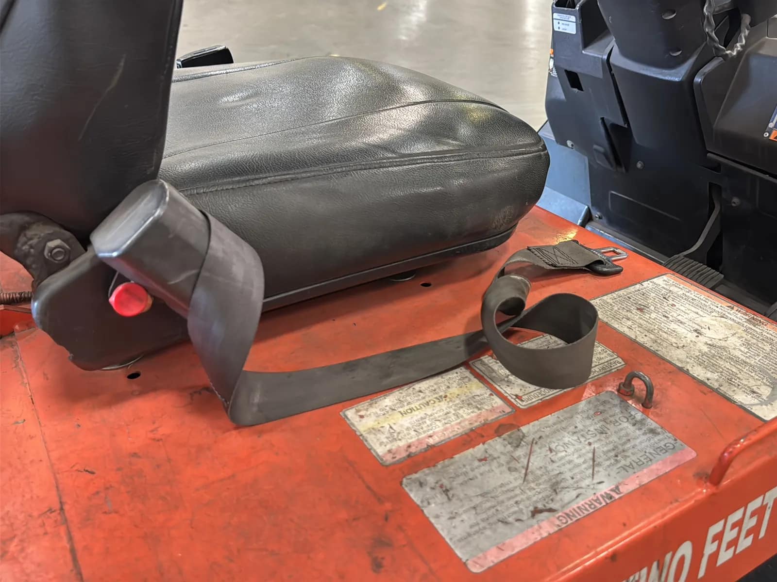 Toyota 5FBCU15 3,000lb Capacity Electric Forklift, photo 22 of 44