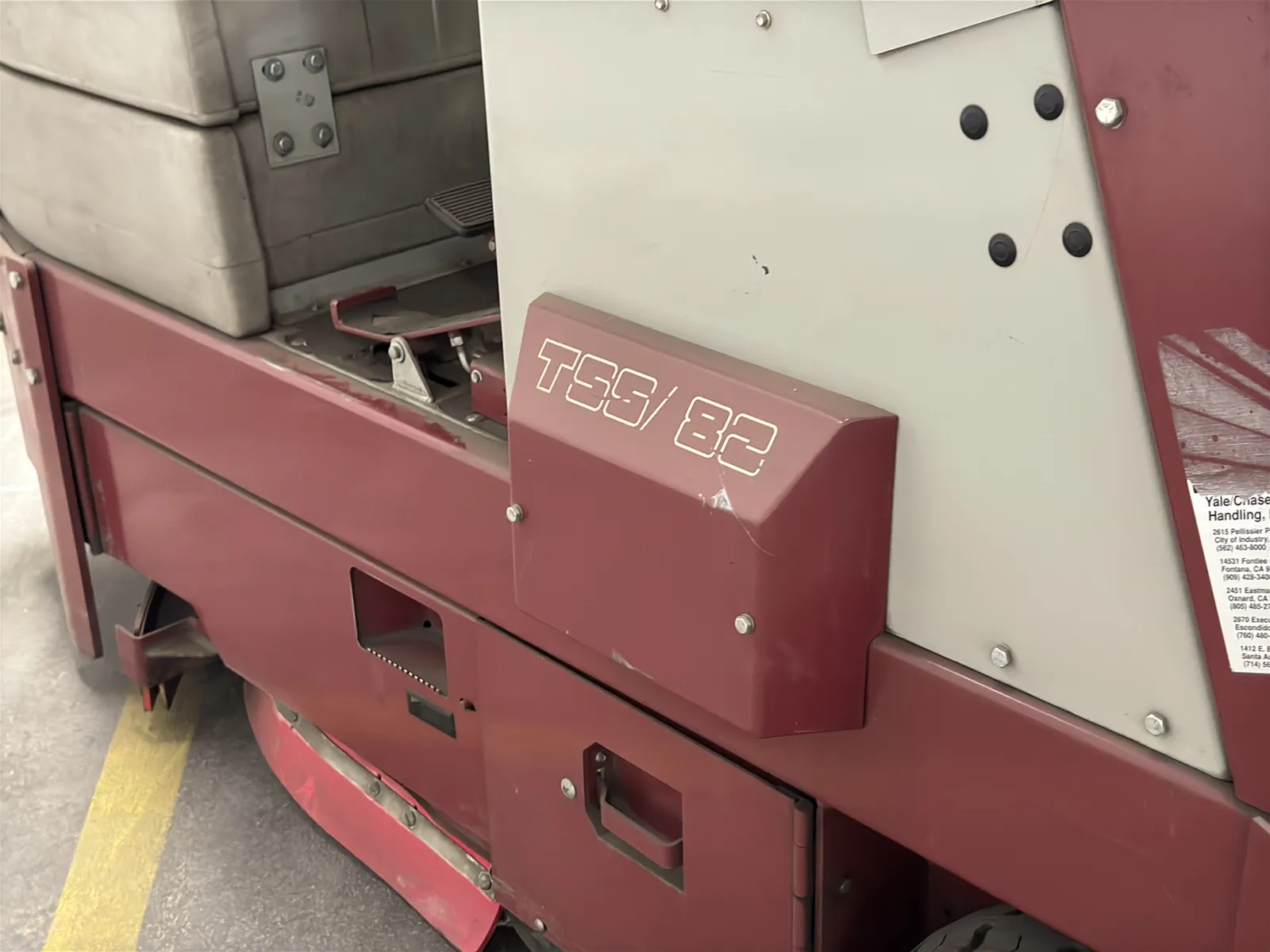 Minuteman Power Boss TSS/88 Floor Sweeper, photo 9 of 46