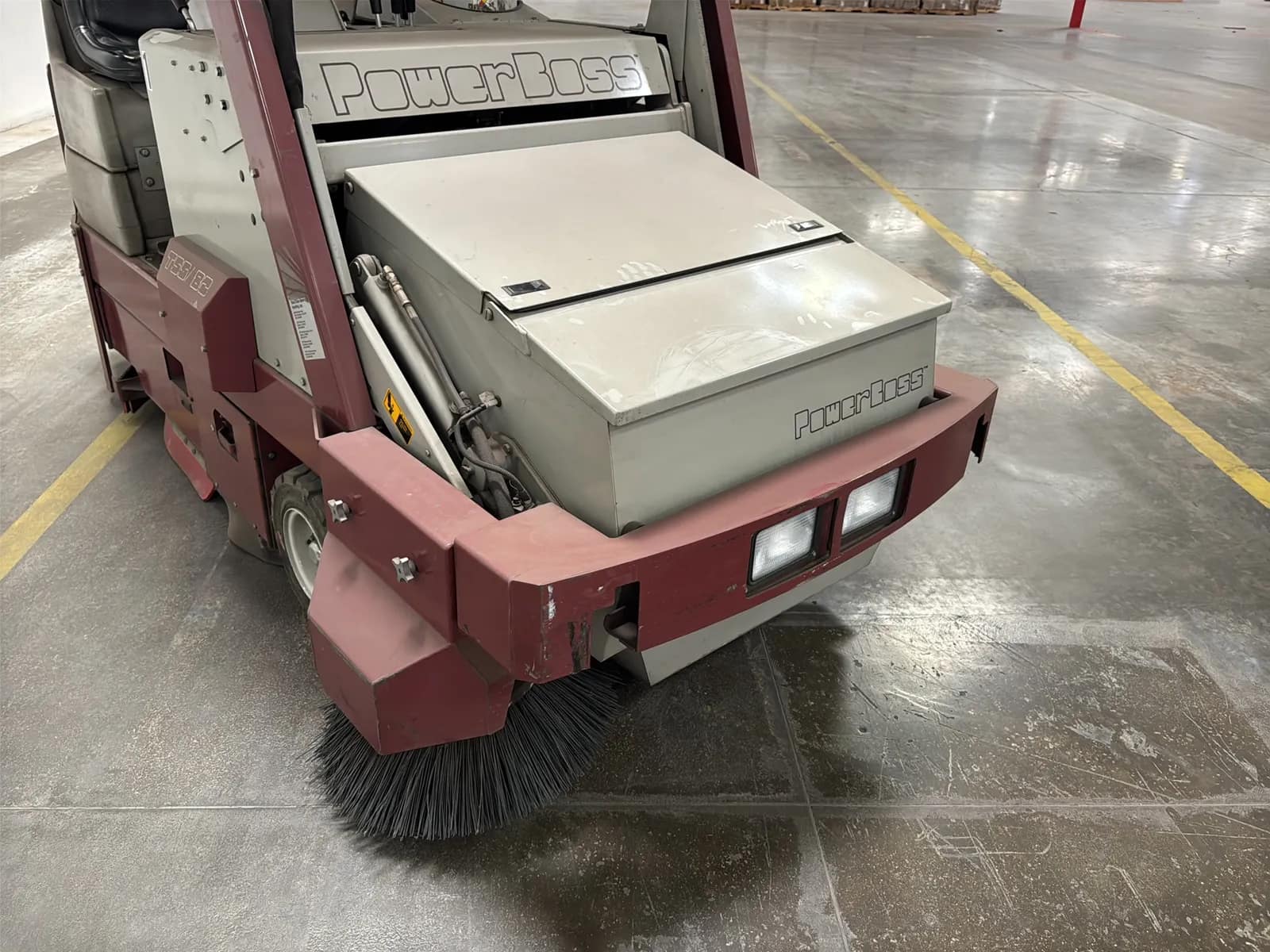 Minuteman Power Boss TSS/88 Floor Sweeper, photo 5 of 46