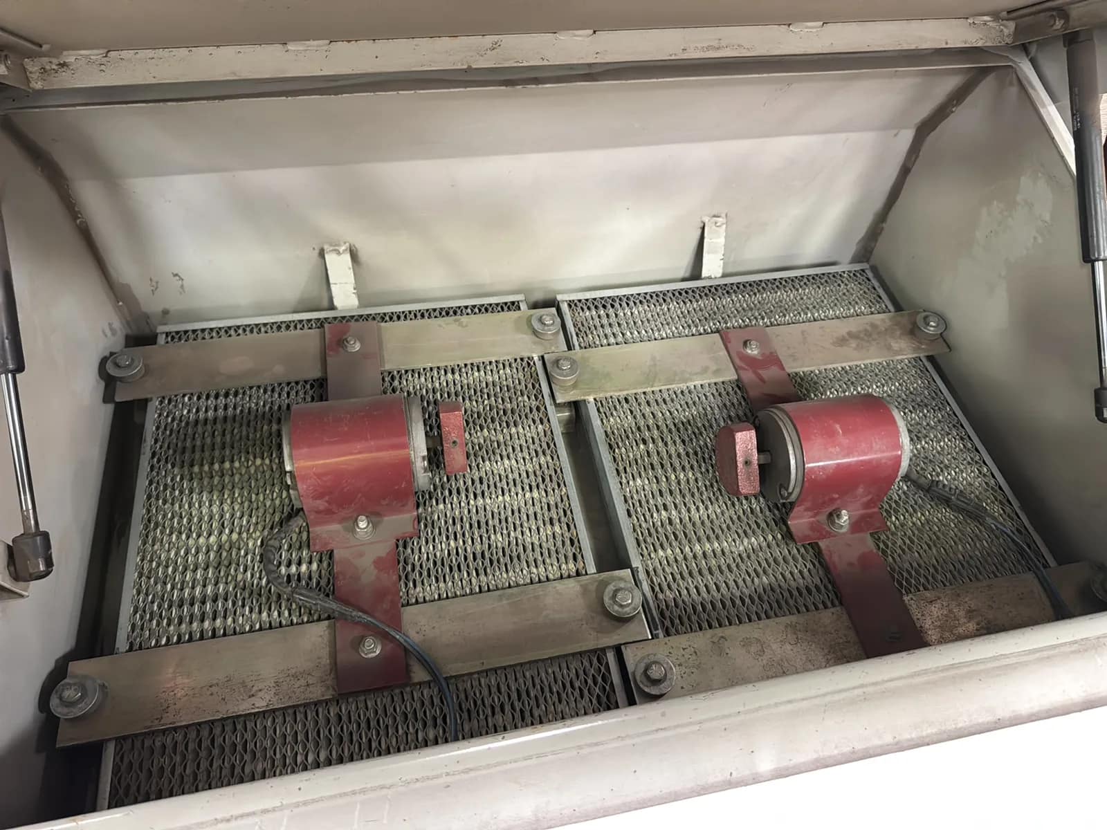 Minuteman Power Boss TSS/88 Floor Sweeper, photo 36 of 46