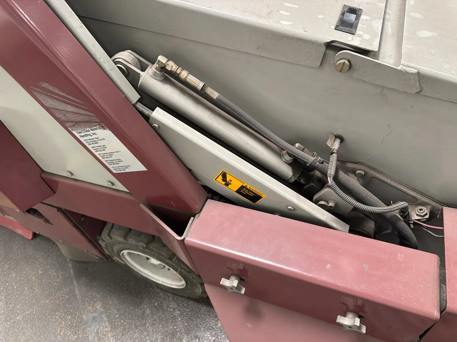 Minuteman Power Boss TSS/88 Floor Sweeper, photo 42 of 46