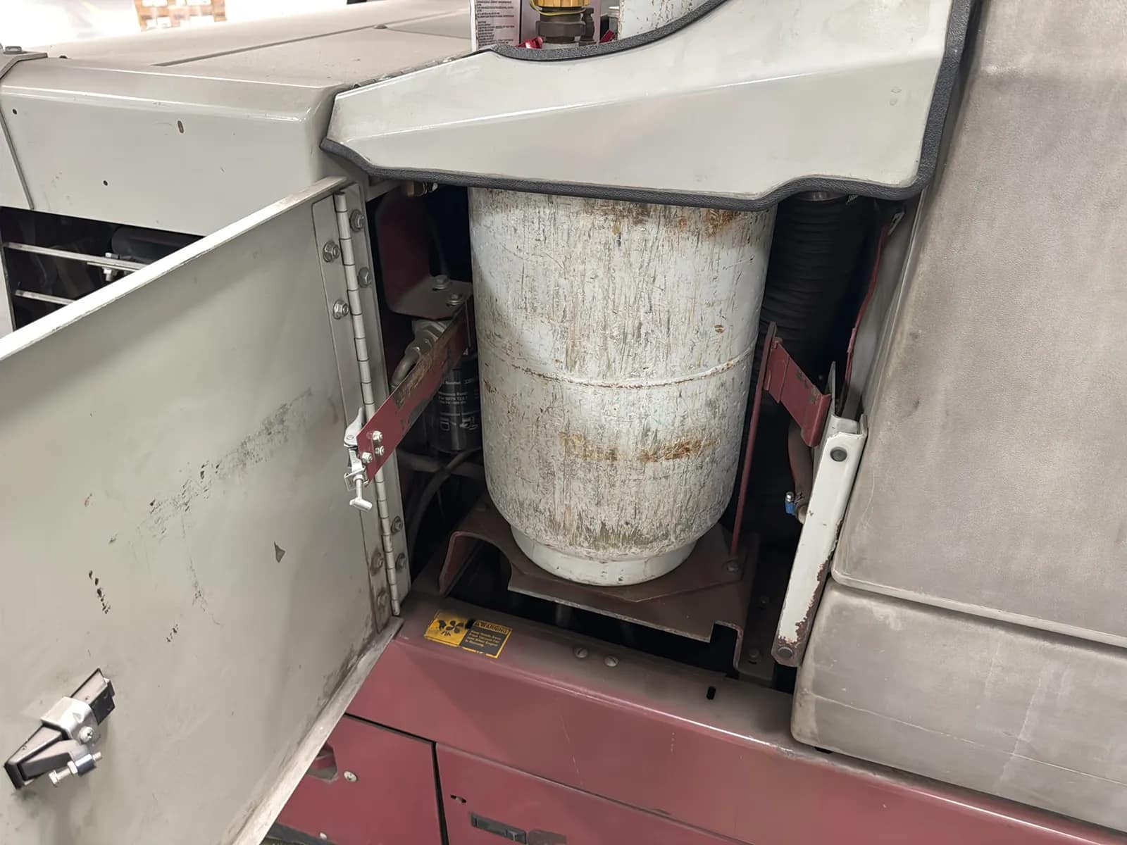 Minuteman Power Boss TSS/88 Floor Sweeper, photo 34 of 46