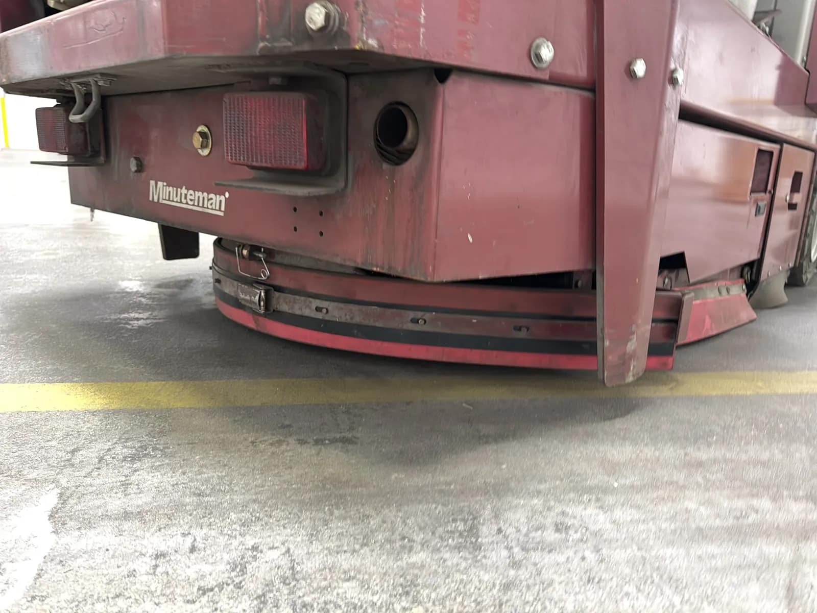Minuteman Power Boss TSS/88 Floor Sweeper, photo 30 of 46