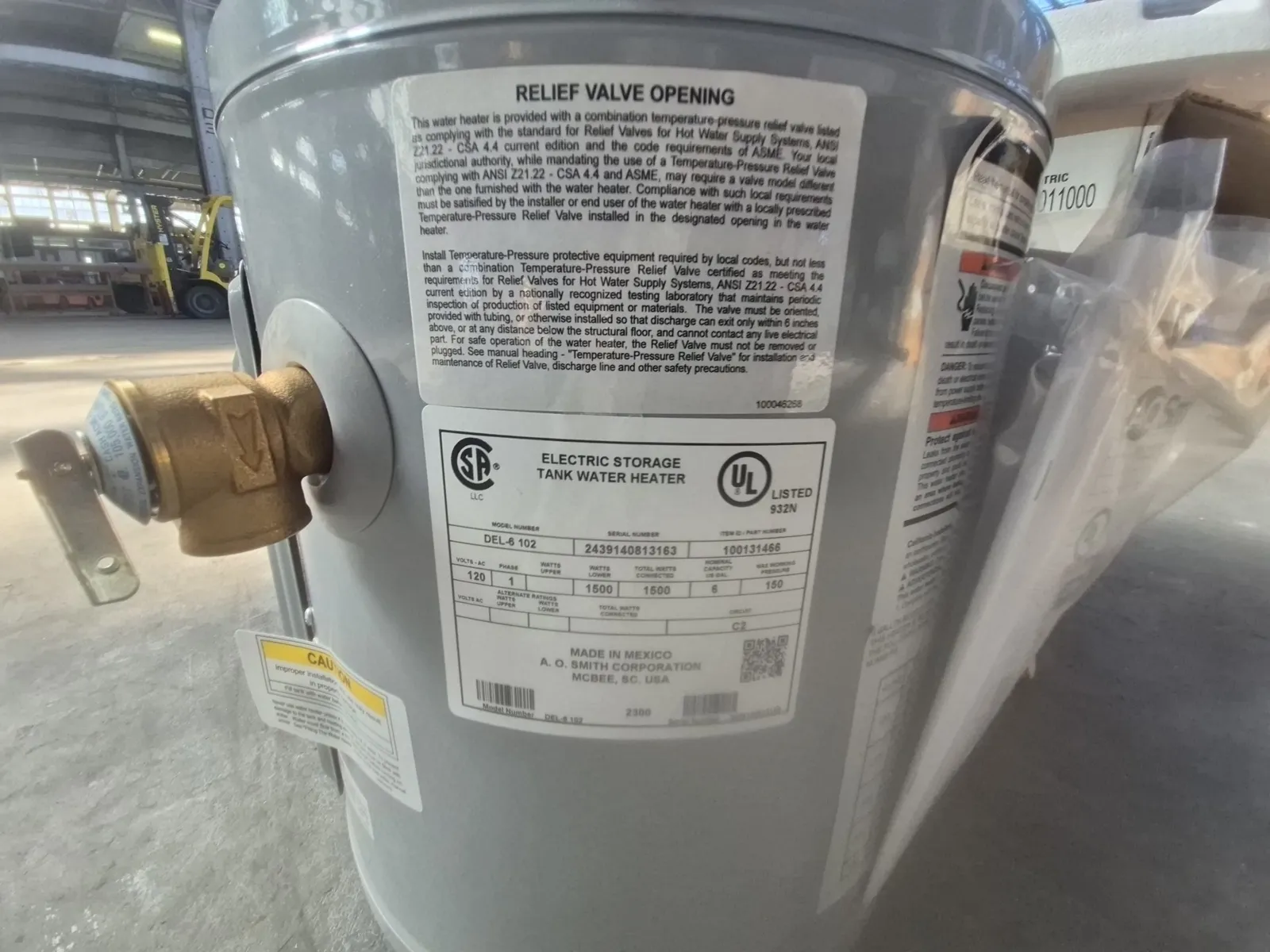 (1) A.O. Smith, 6 Nominal US Gallon 120 Volts, photo 3 of 4