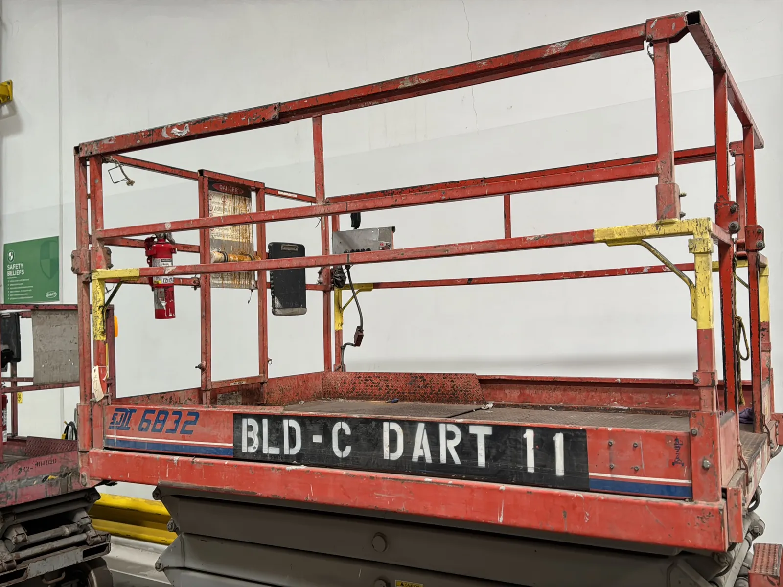SkyJack SJIII6832 Electric Scissor Lift (Not Running), photo 5 of 52
