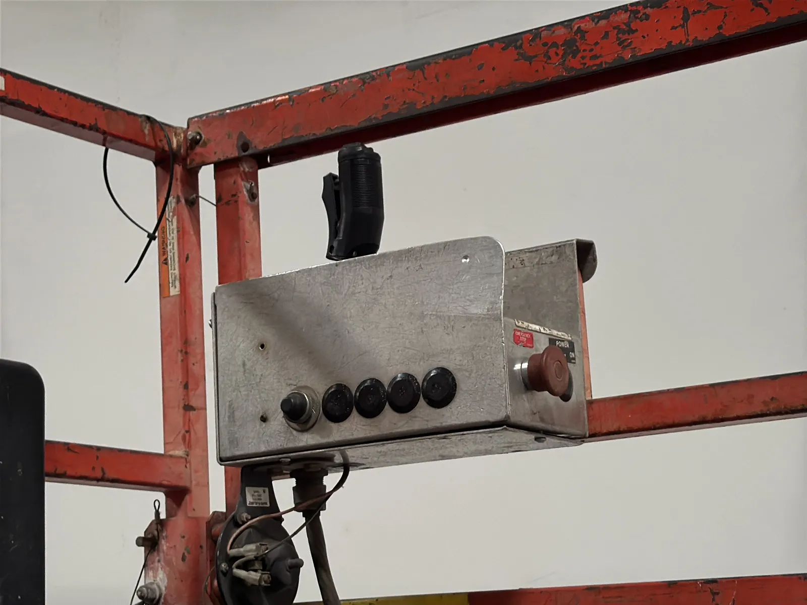 SkyJack SJIII6832 Electric Scissor Lift (Not Running), photo 10 of 52