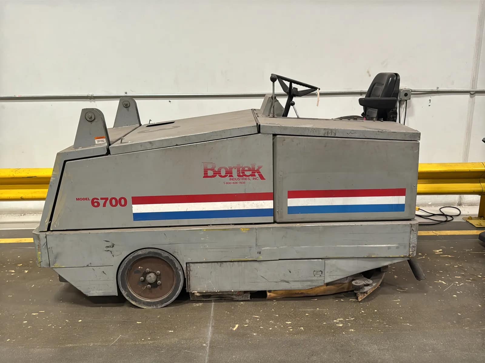 Bortek 6700 Floor Scrubber (Not Running), photo 2 of 35