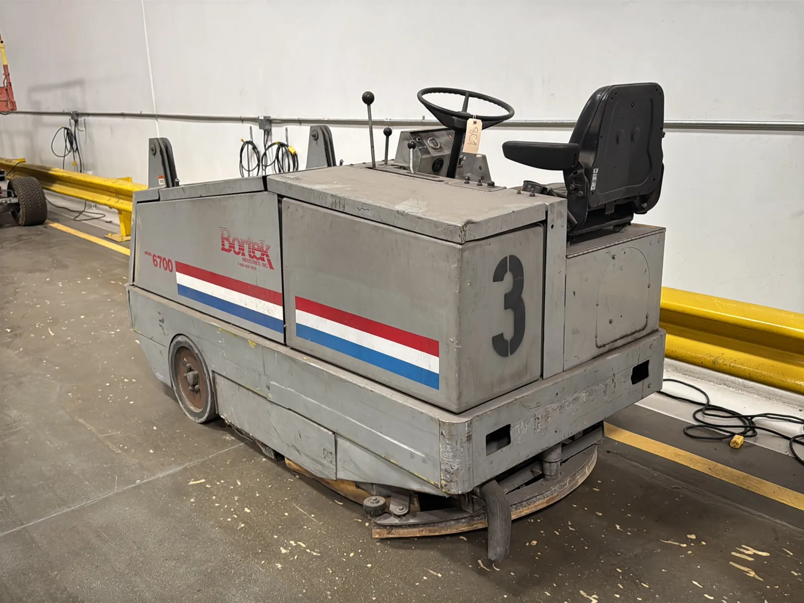 Bortek 6700 Floor Scrubber (Not Running), photo 3 of 35