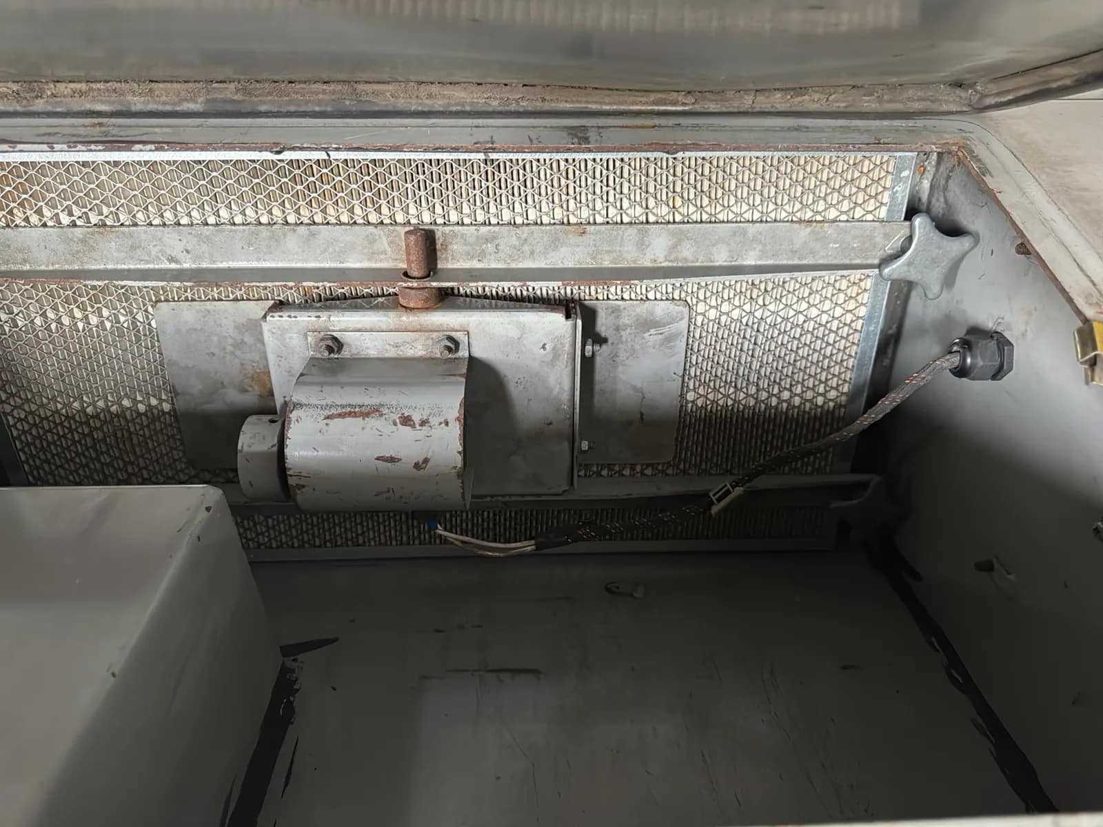 Bortek 6700 Floor Scrubber (Not Running), photo 29 of 35