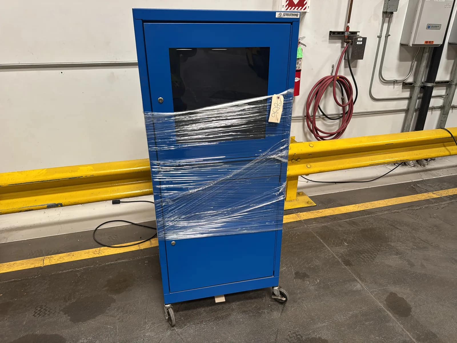 steelstrong-enclosed-electronics-cabinet-1d7d7f