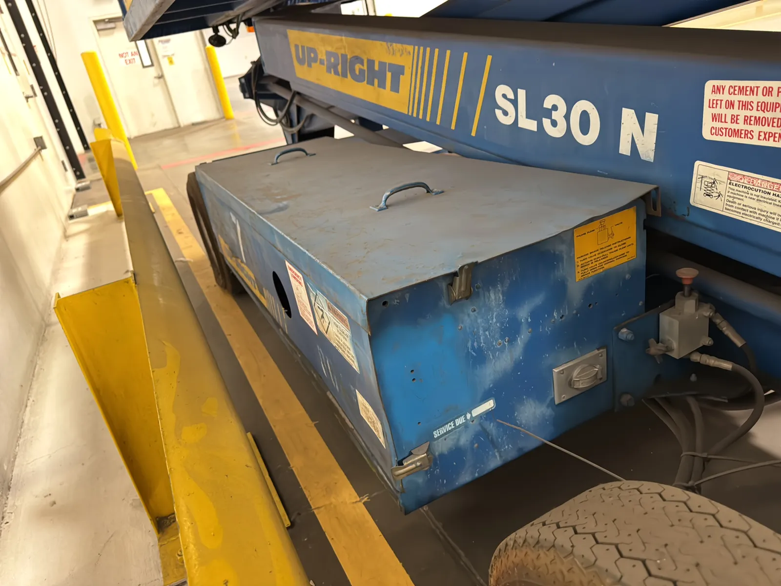 Up-Right SL30N Scissor Lift (Not Running), photo 11 of 31