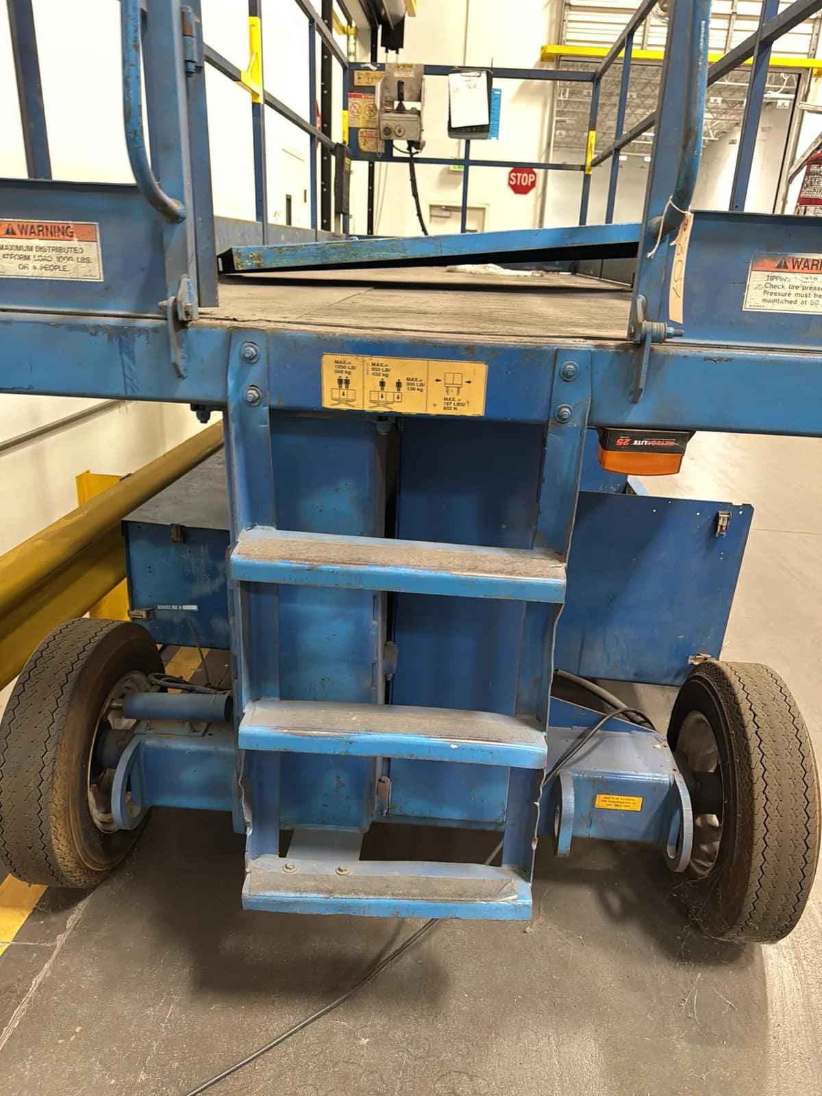 Up-Right SL30N Scissor Lift (Not Running), photo 8 of 31