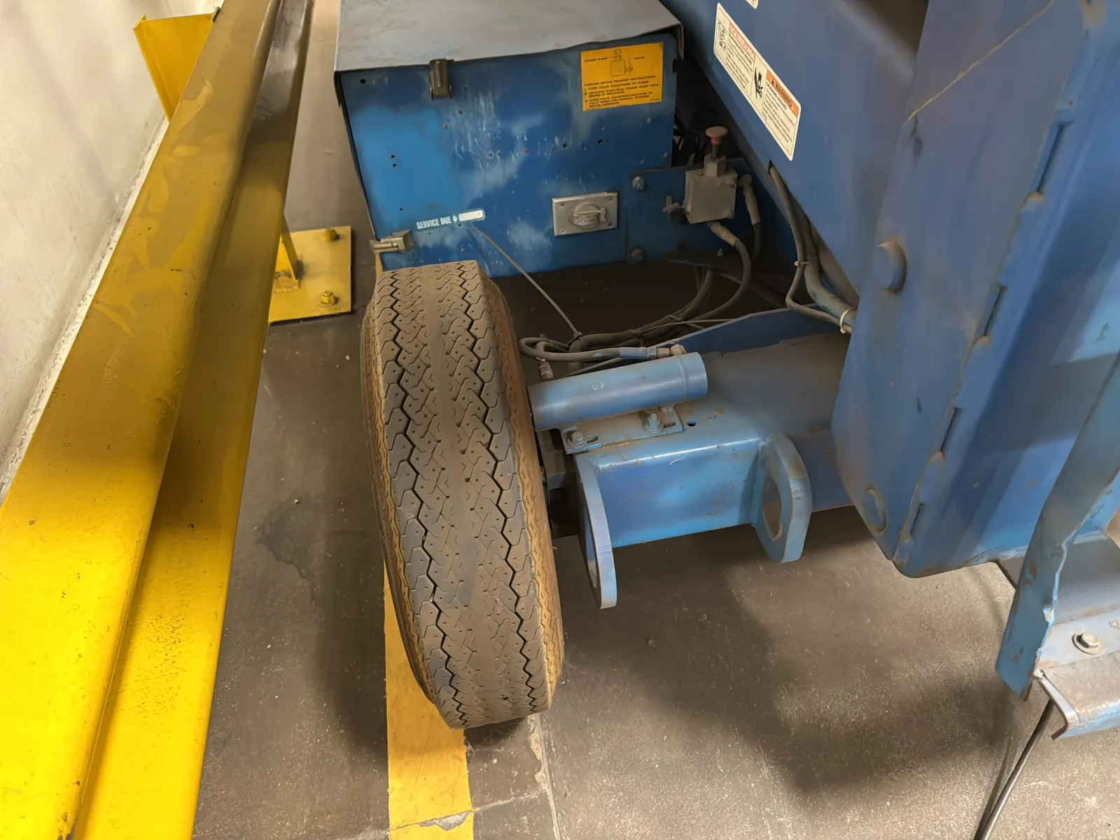 Up-Right SL30N Scissor Lift (Not Running), photo 10 of 31