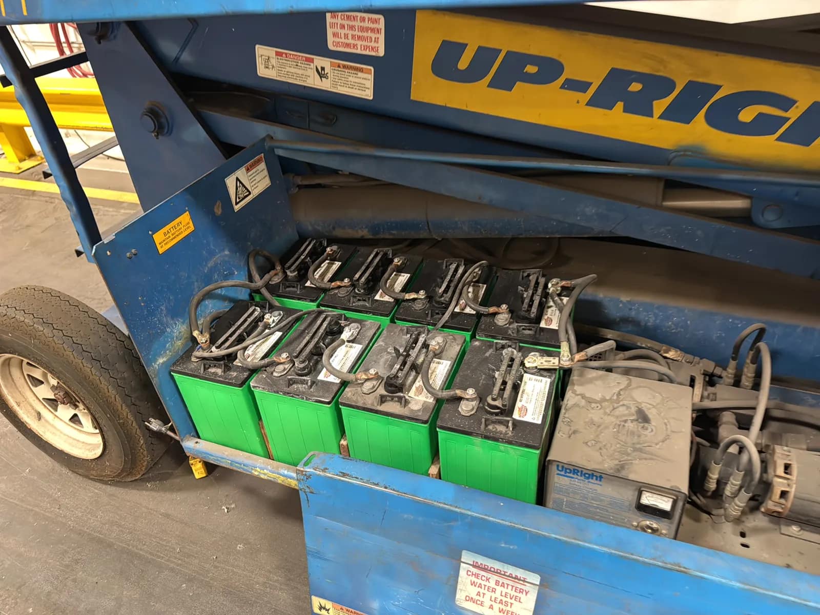 Up-Right SL30N Scissor Lift (Not Running), photo 5 of 31