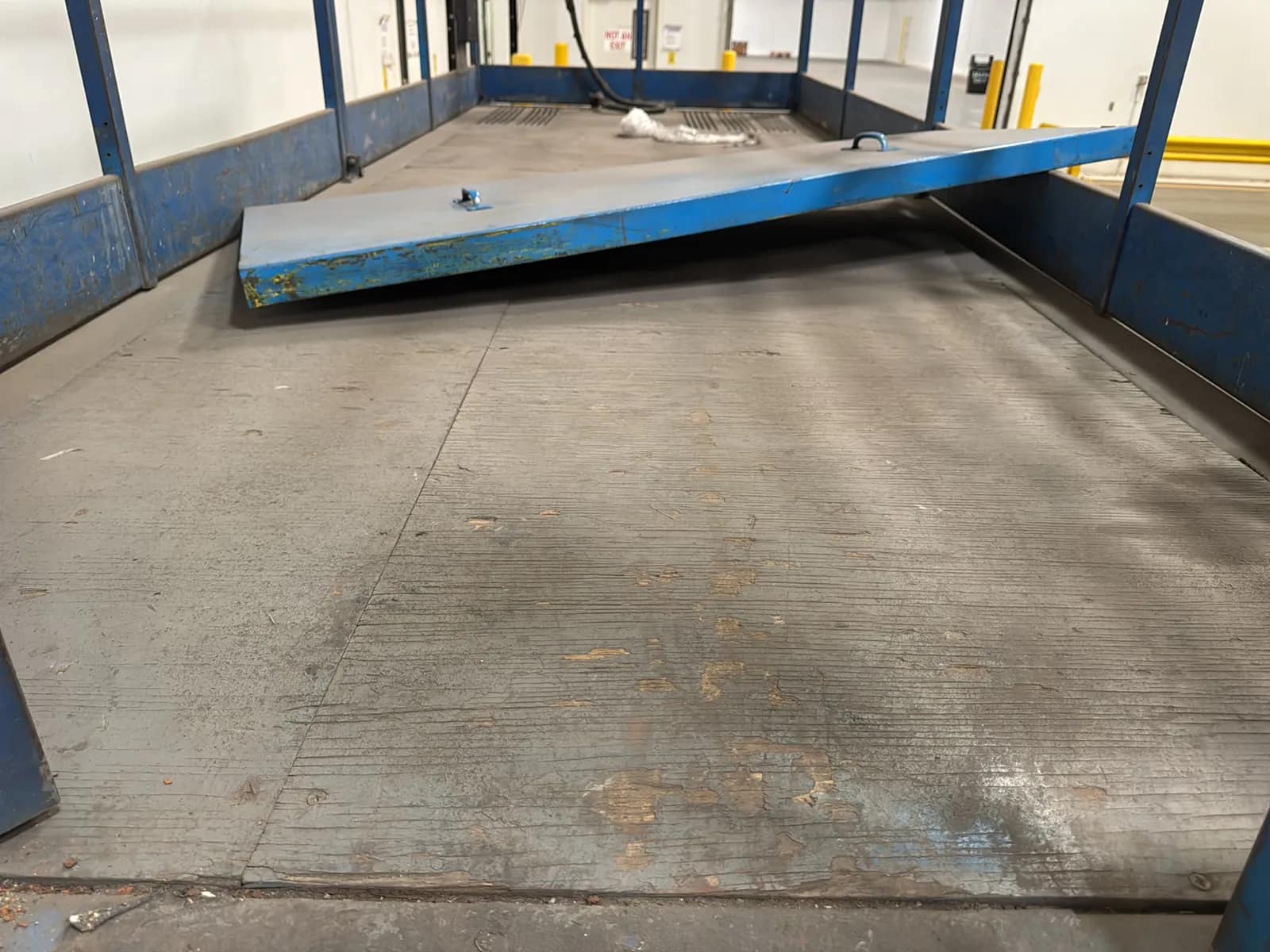 Up-Right SL30N Scissor Lift (Not Running), photo 14 of 31