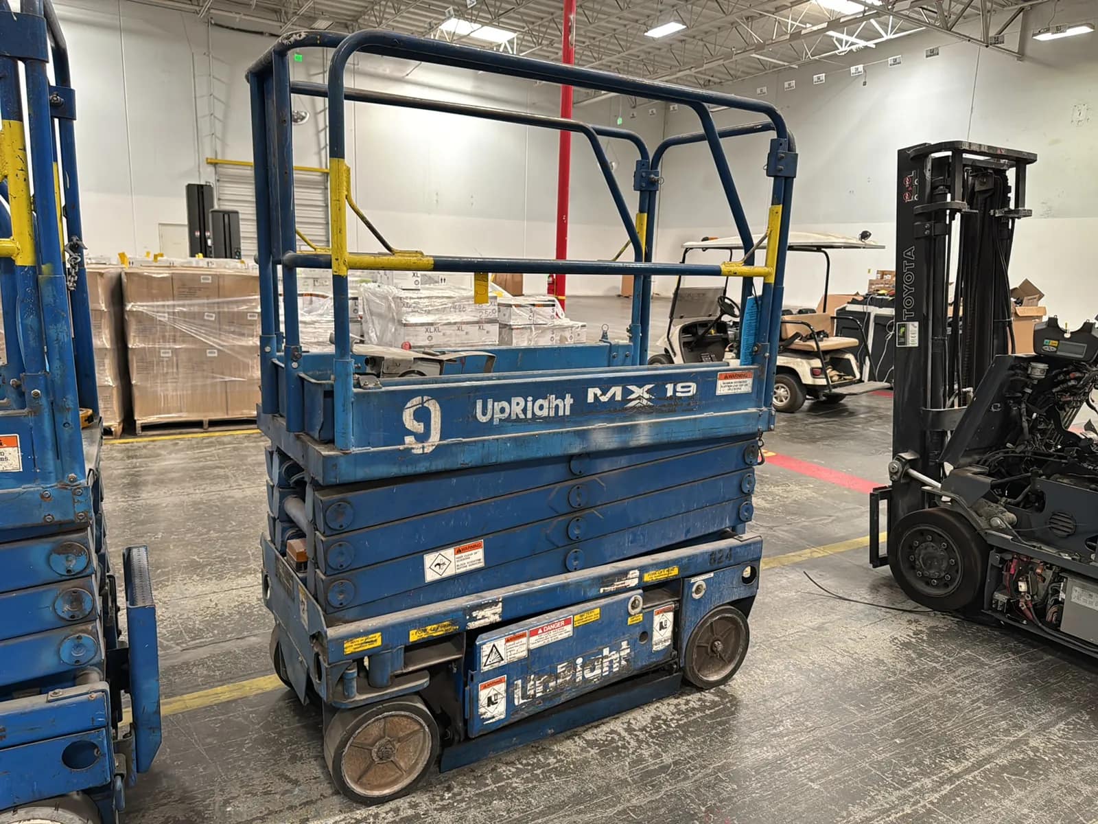 Upright MX19 Electric Scissor Lift (Not Running), photo 7 of 14