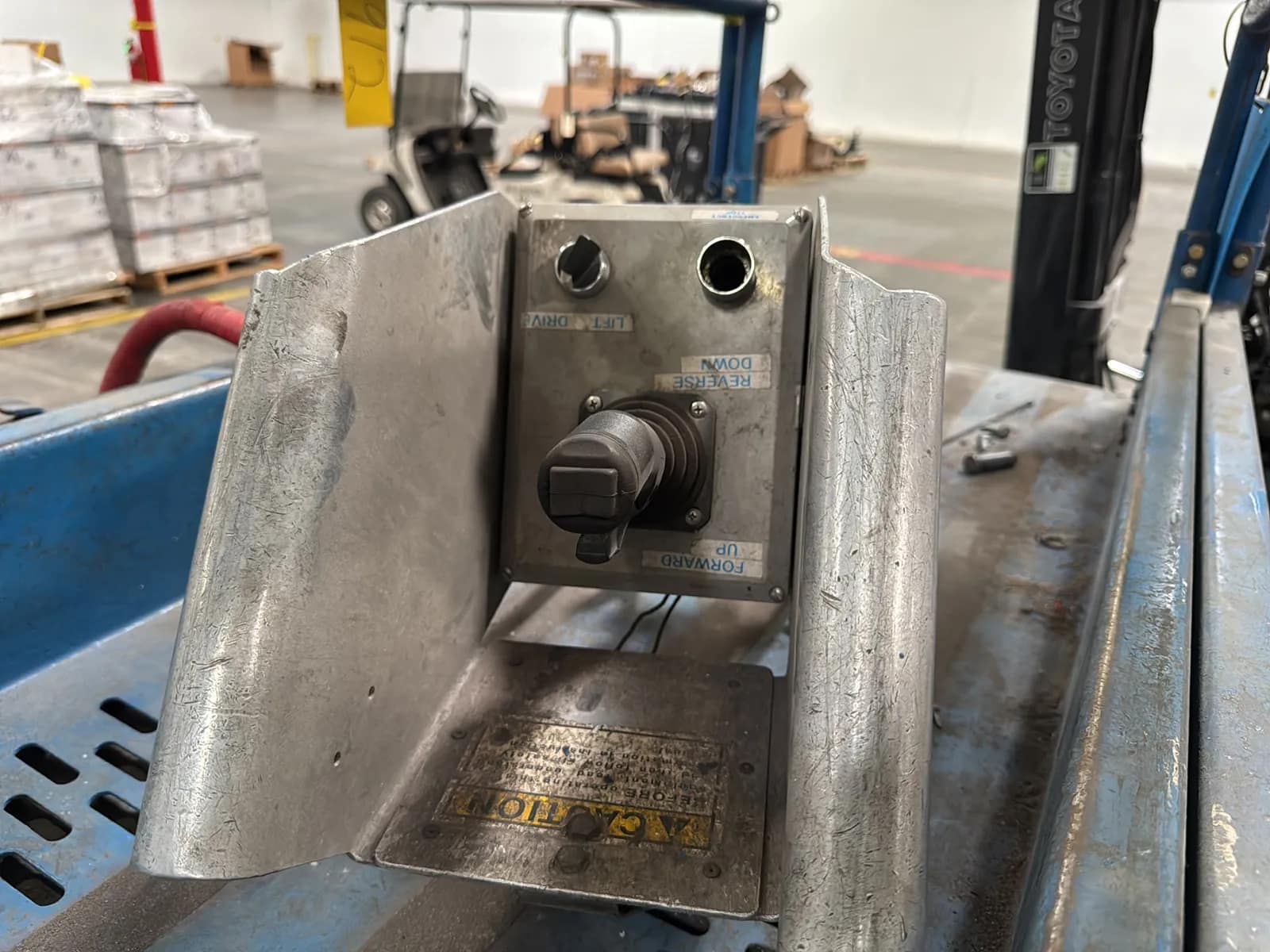 Upright MX19 Electric Scissor Lift (Not Running), photo 9 of 14