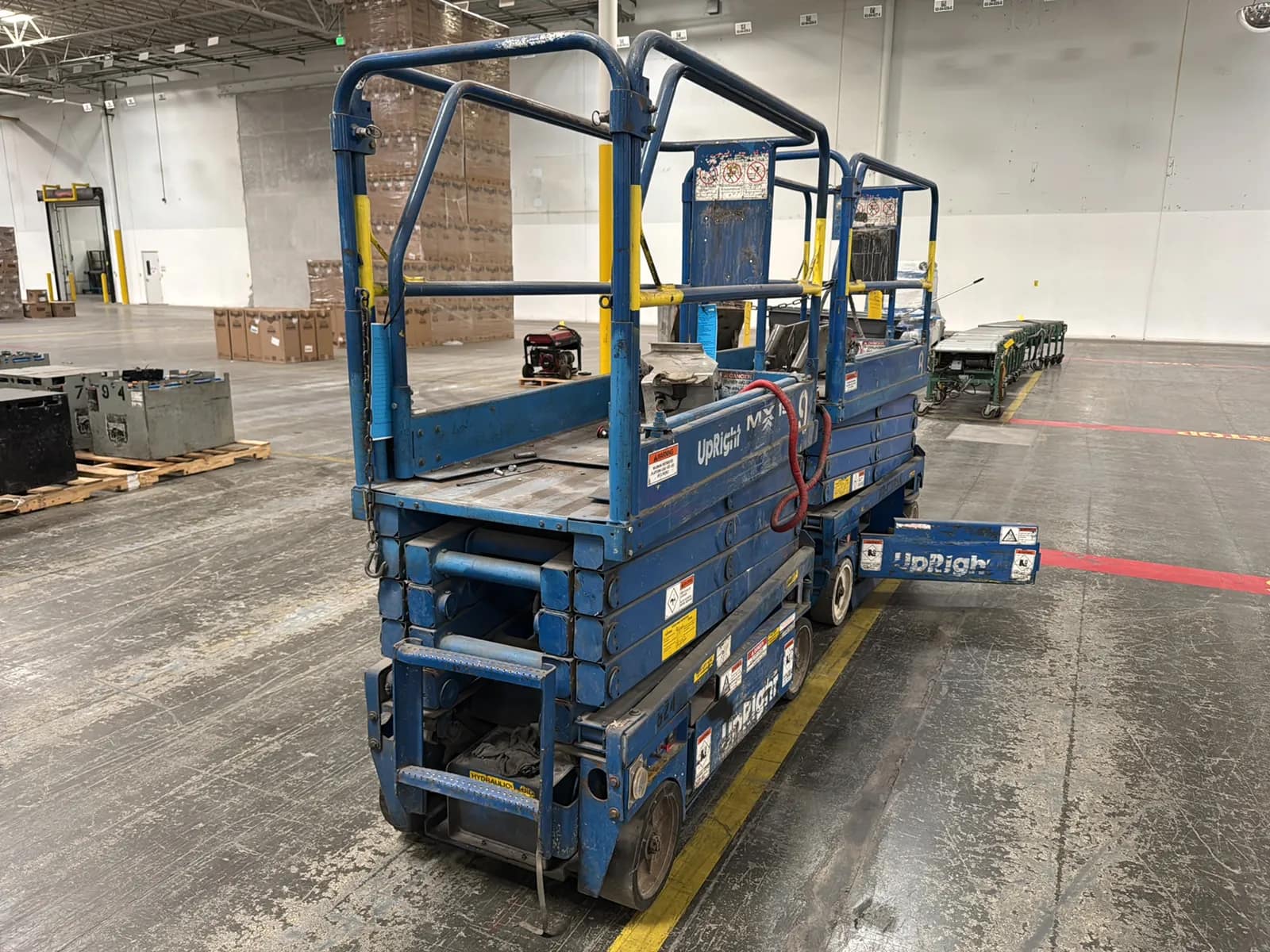 Upright MX19 Electric Scissor Lift (Not Running), photo 3 of 14