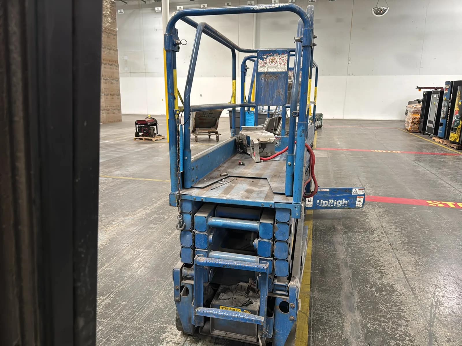 Upright MX19 Electric Scissor Lift (Not Running), photo 4 of 14