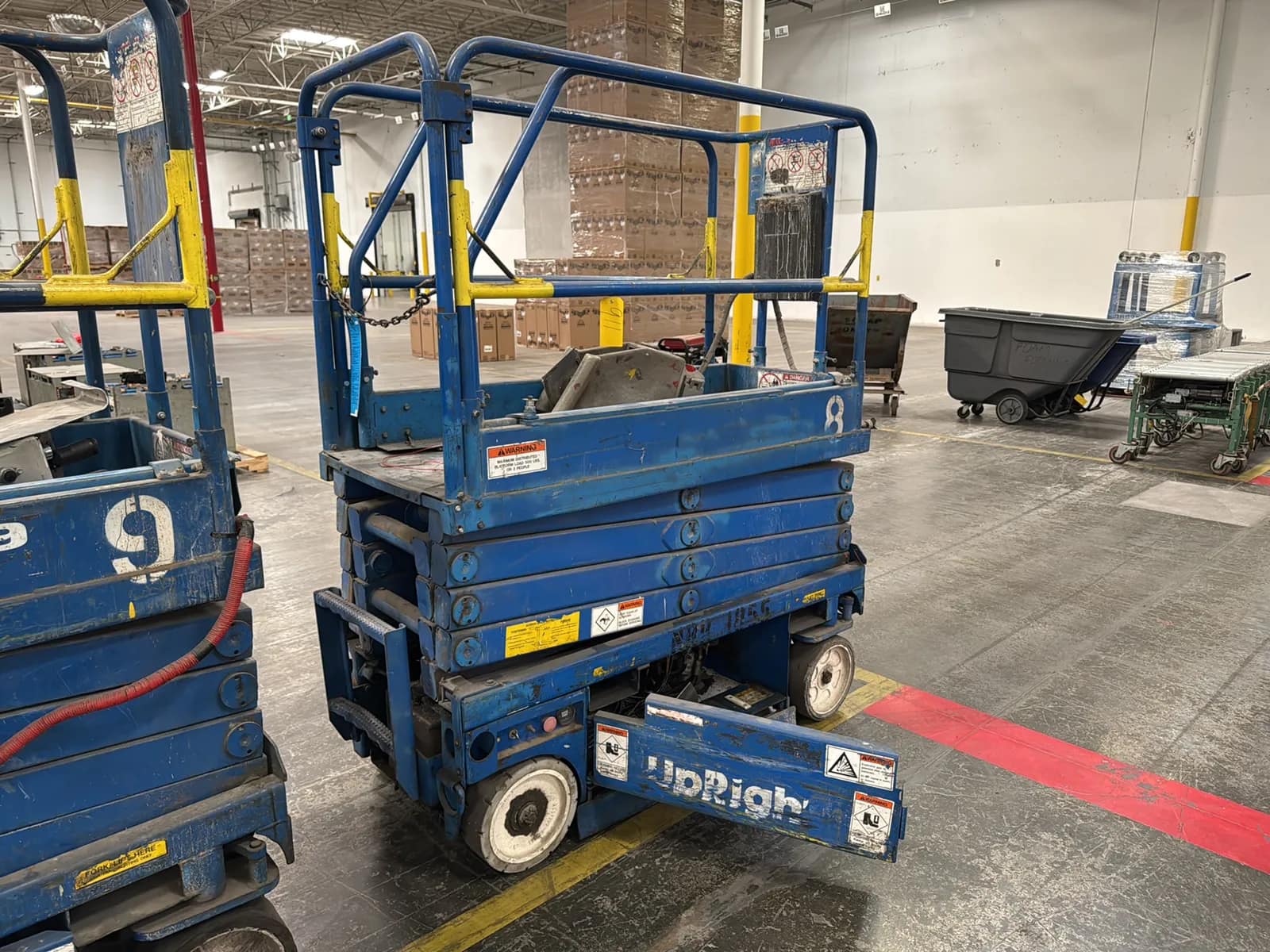 Upright MX19 Electric Scissor Lift (Not Running), photo 7 of 13