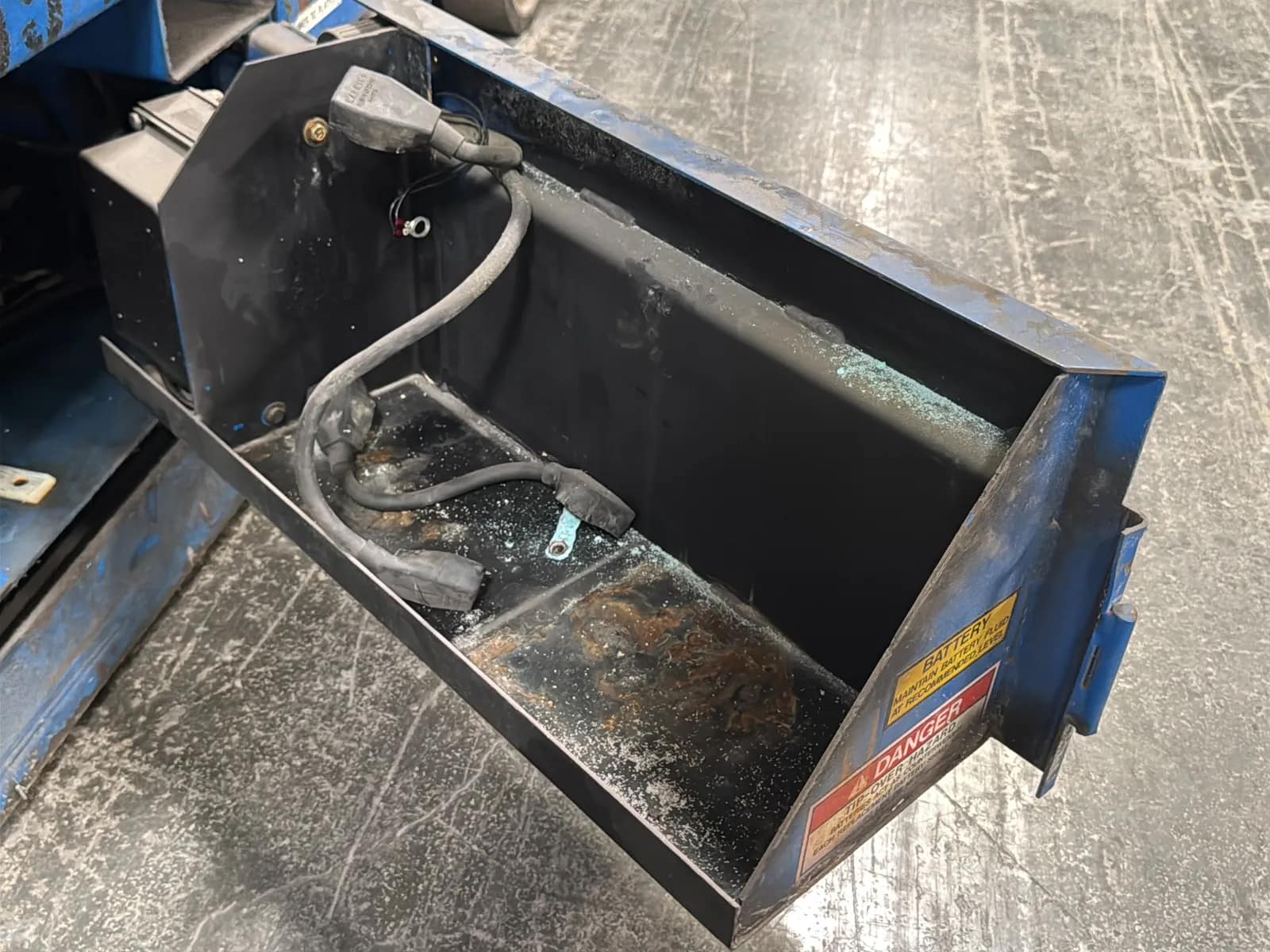 Upright MX19 Electric Scissor Lift (Not Running), photo 13 of 13