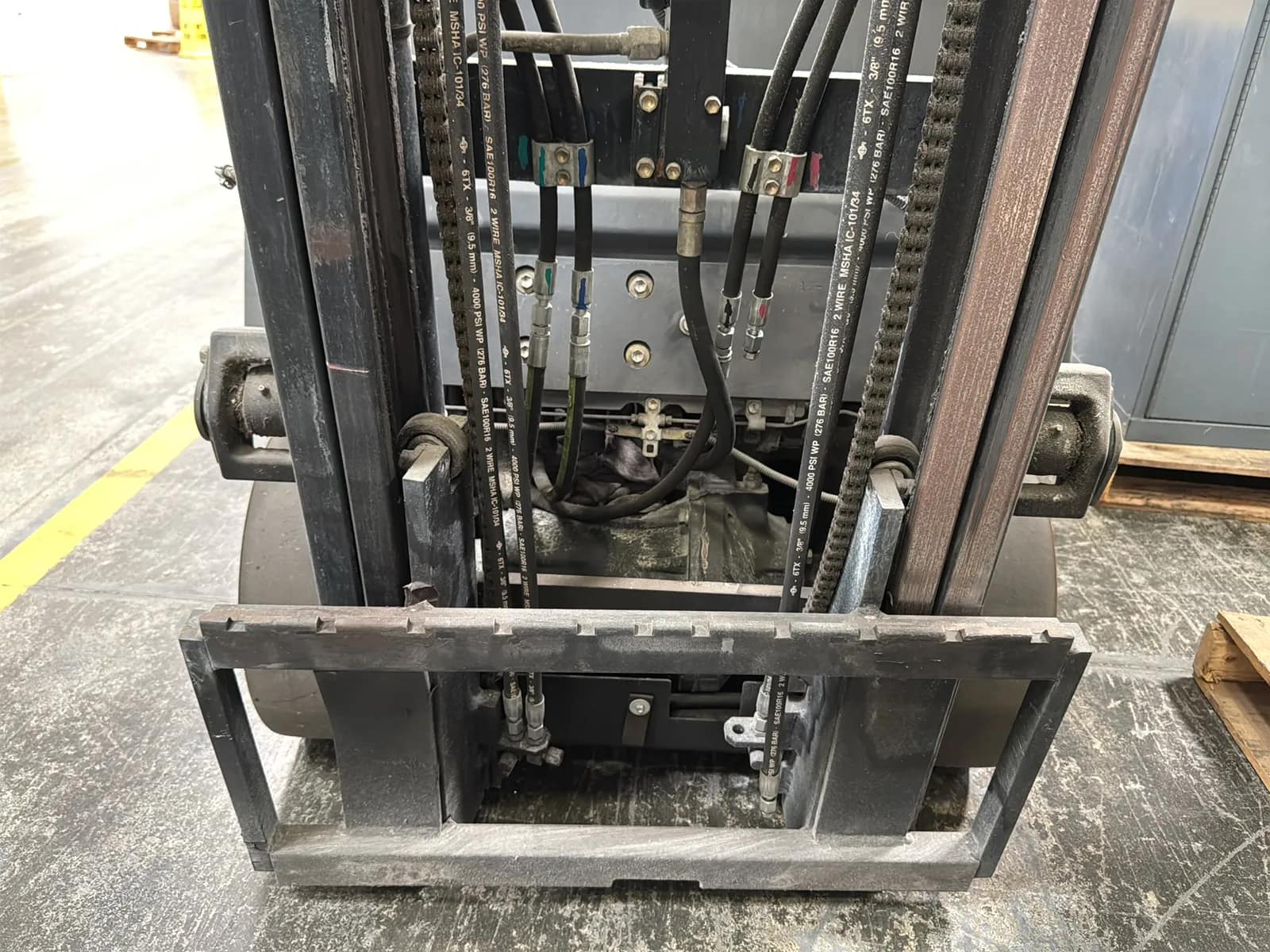 Toyota 7FBCU15 3000lb Capacity Electric Forklift (Not Running), photo 17 of 24
