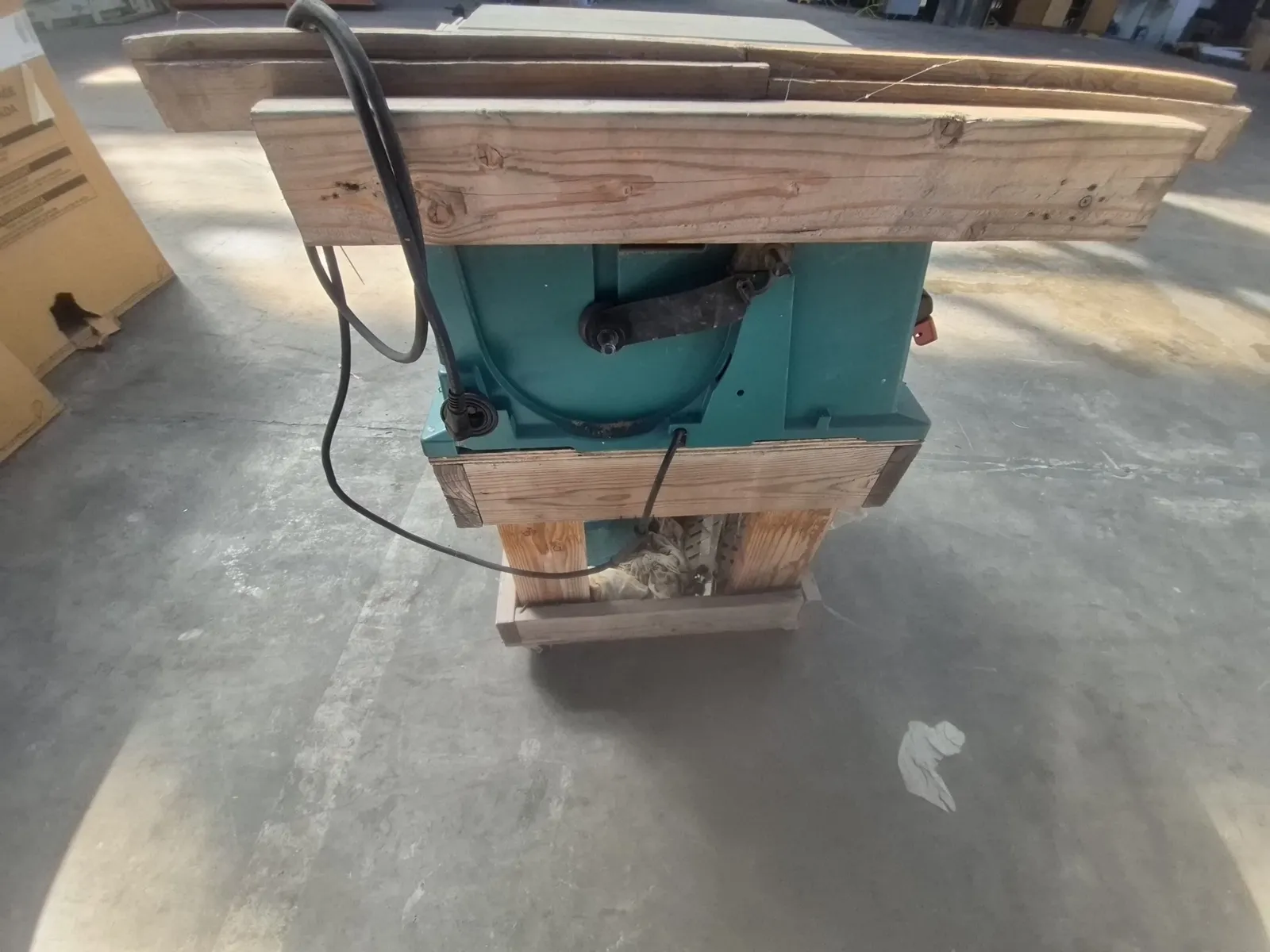 (1) Makita 2704 / 2704N 260 mm (10-1/4") Corded Table Saw, photo 6 of 6