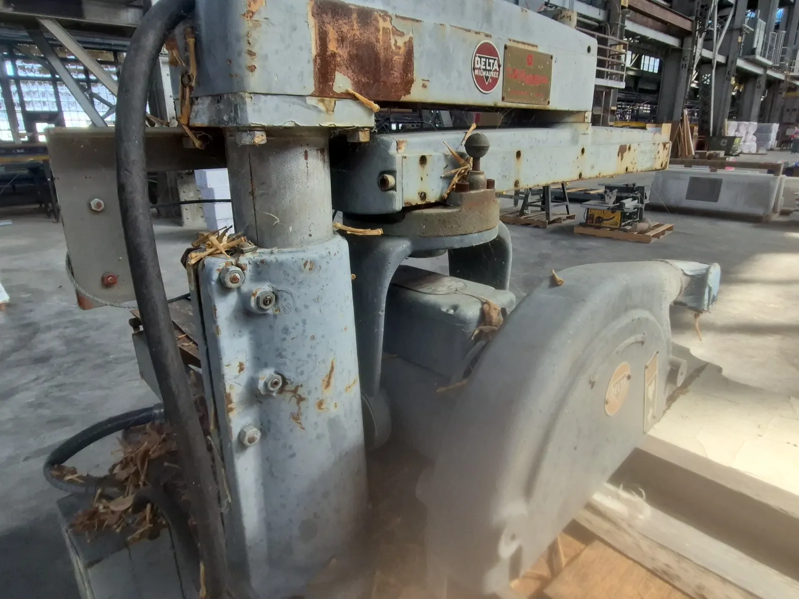 (1) Stationary Delta / Rockwell Radial Arm Saw, photo 5 of 7