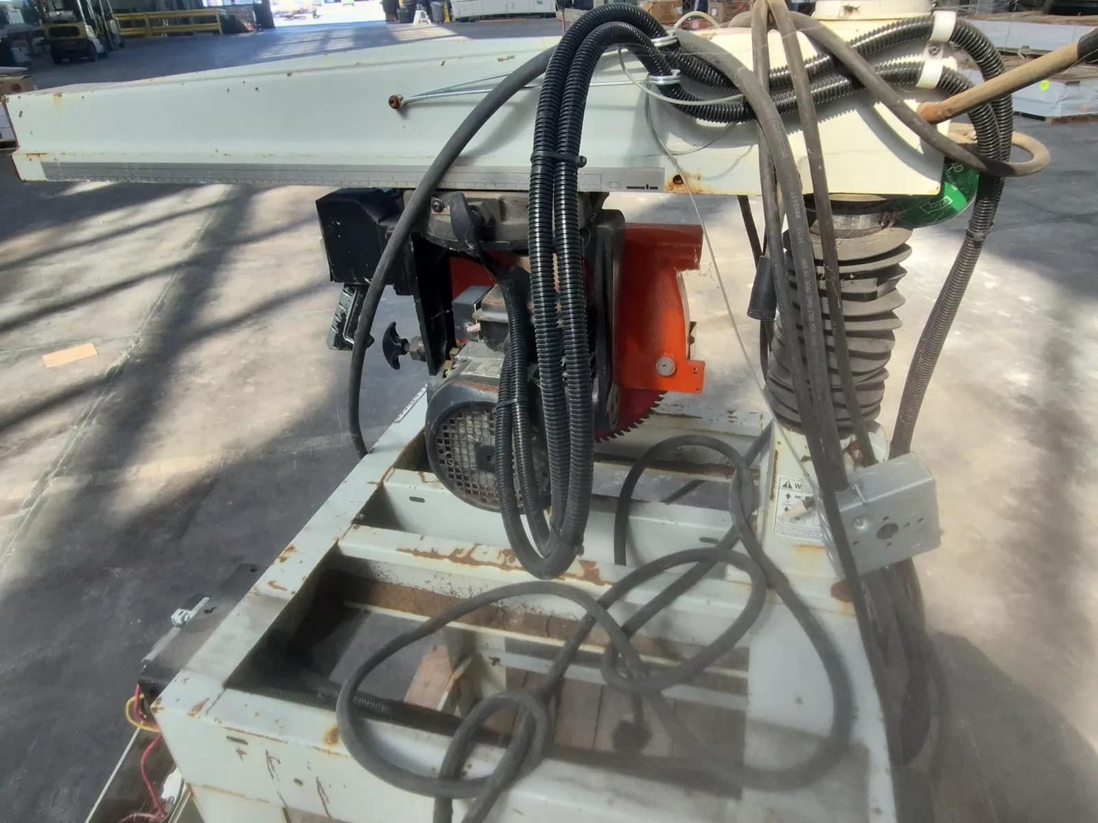 (1) Radial Arm Saw 45°/90°, photo 3 of 4