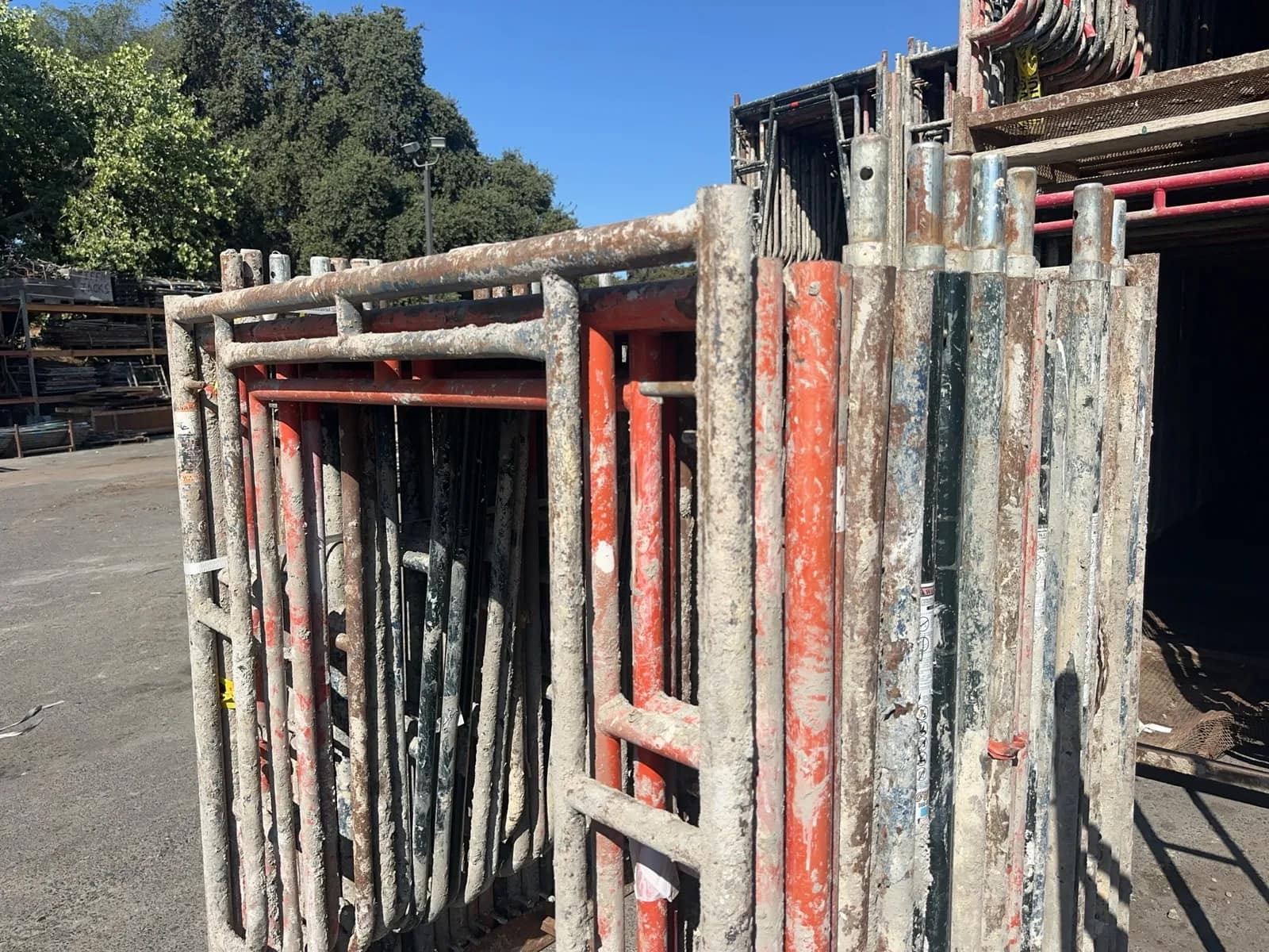 (25) 5'x4' Steel Scaffolding Frames with Custom Metal Rack, photo 3 of 4