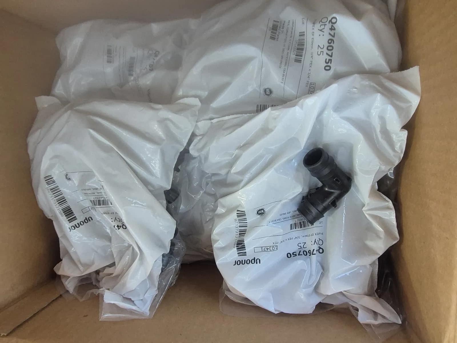 Contents Of Pallet: Assortment Of Water Line Fittings, Various Proflo Pipe Clamps, ProPex EP Elbow, photo 6 of 6