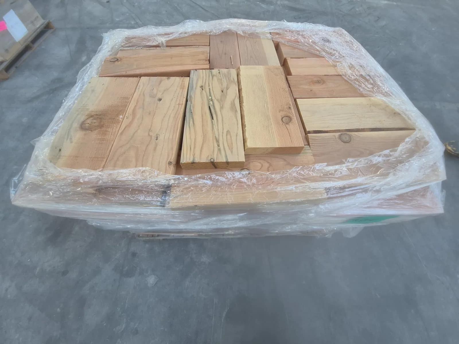 Contents Of Pallet: 2x6 Blocking, photo 2 of 4