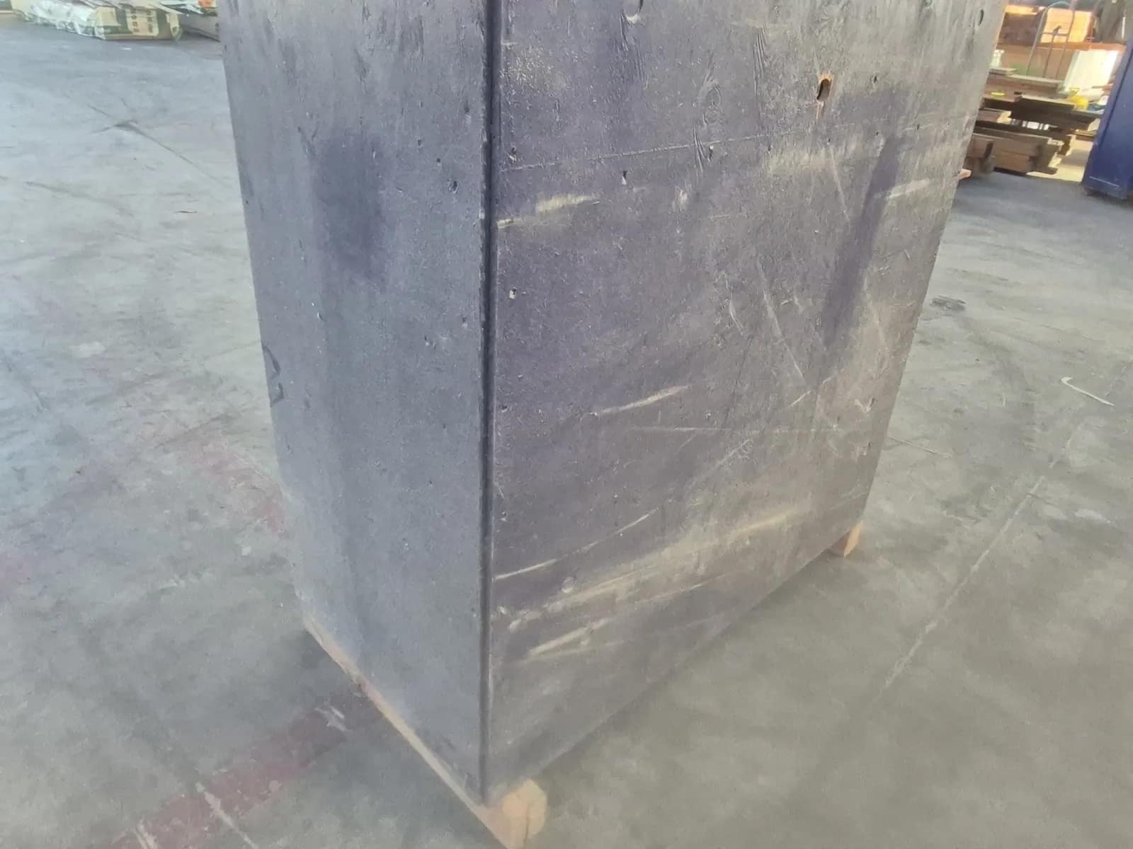 (1) Industrial Storage Cabinet With Miscellaneous Items Inside, photo 3 of 6