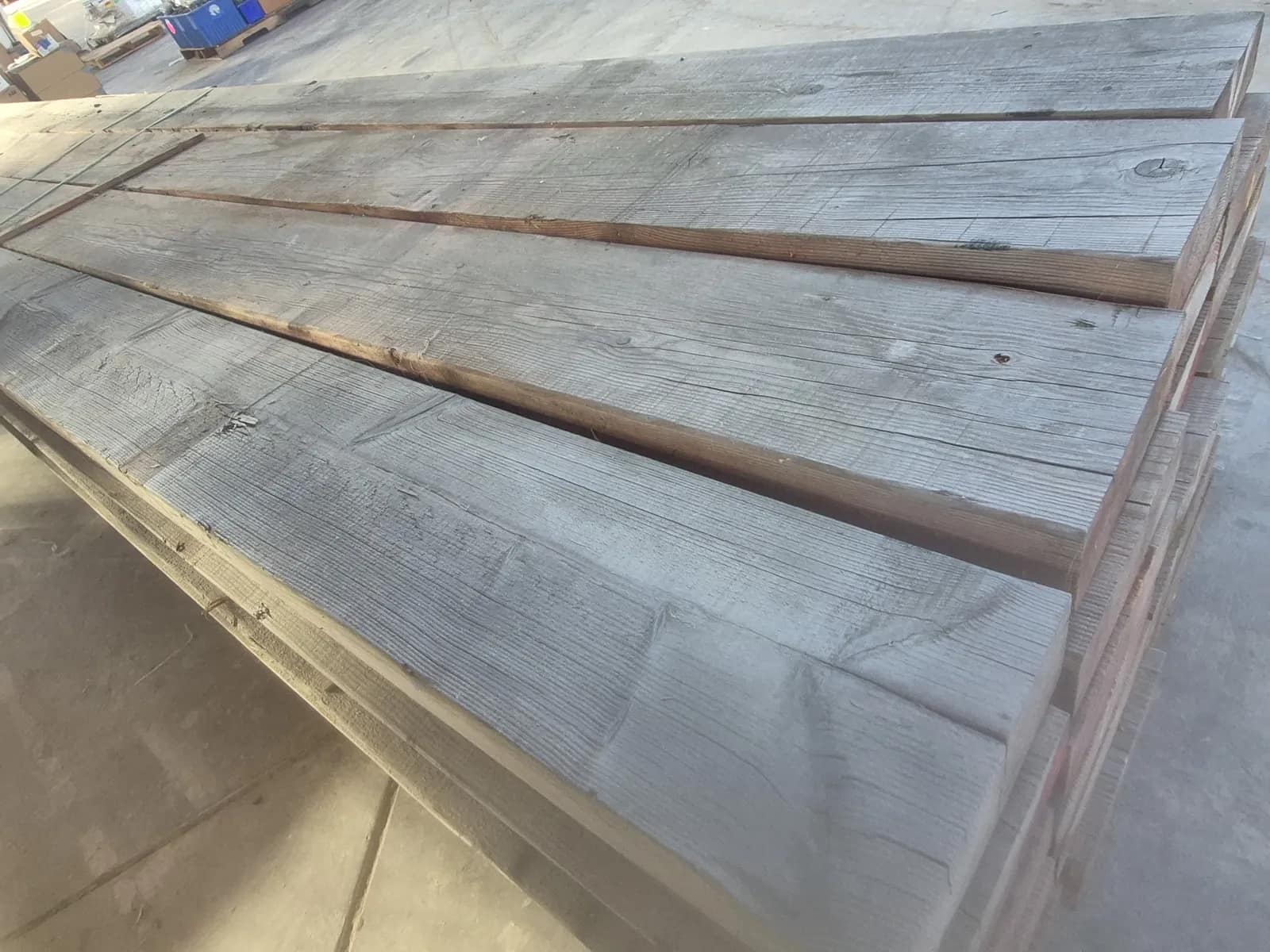 (1) Bundle Of Weathered Wooden Planks, photo 4 of 4