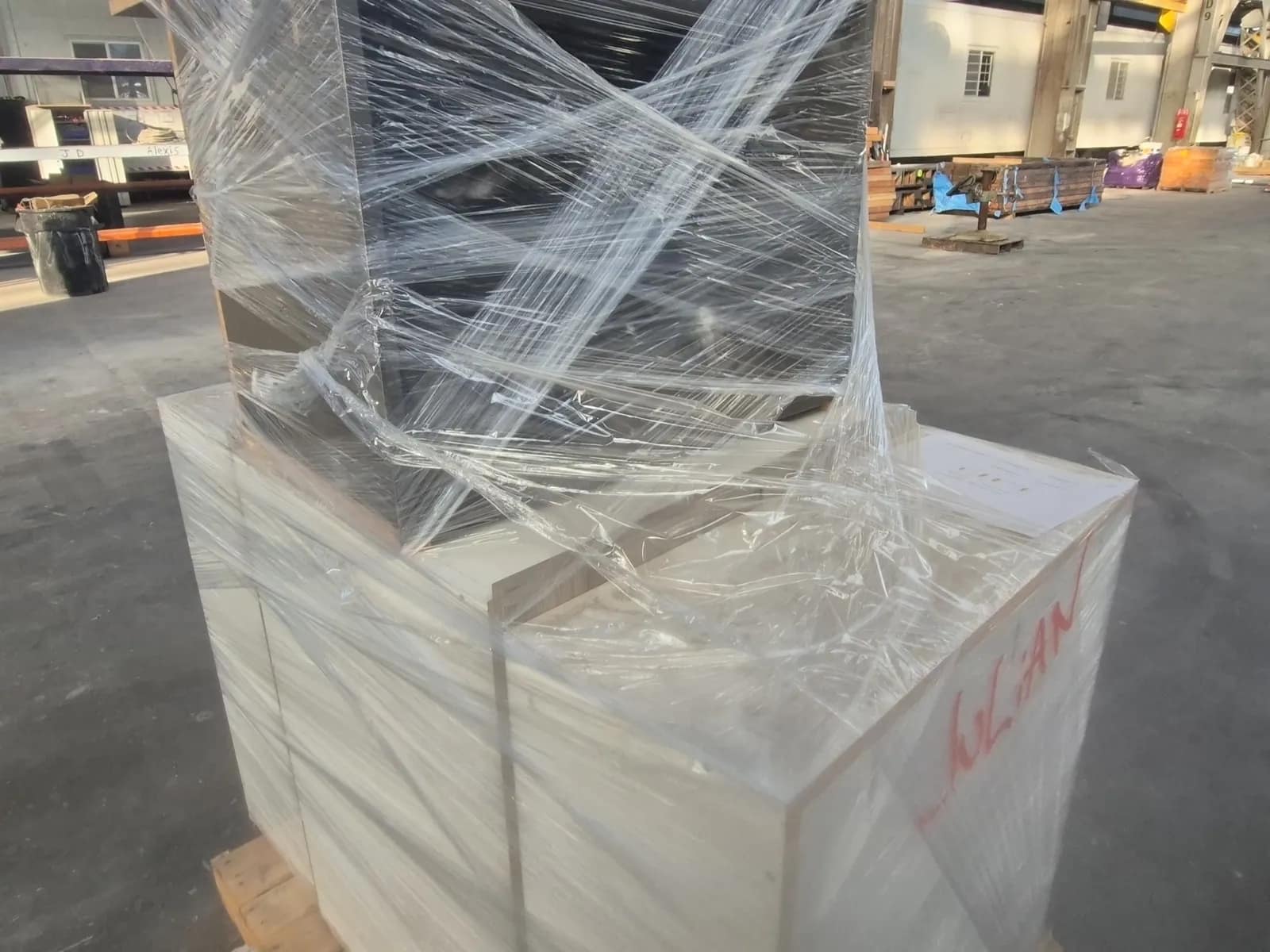 Contents Of Pallet: Assortment Of Upper Cabinet, photo 7 of 7