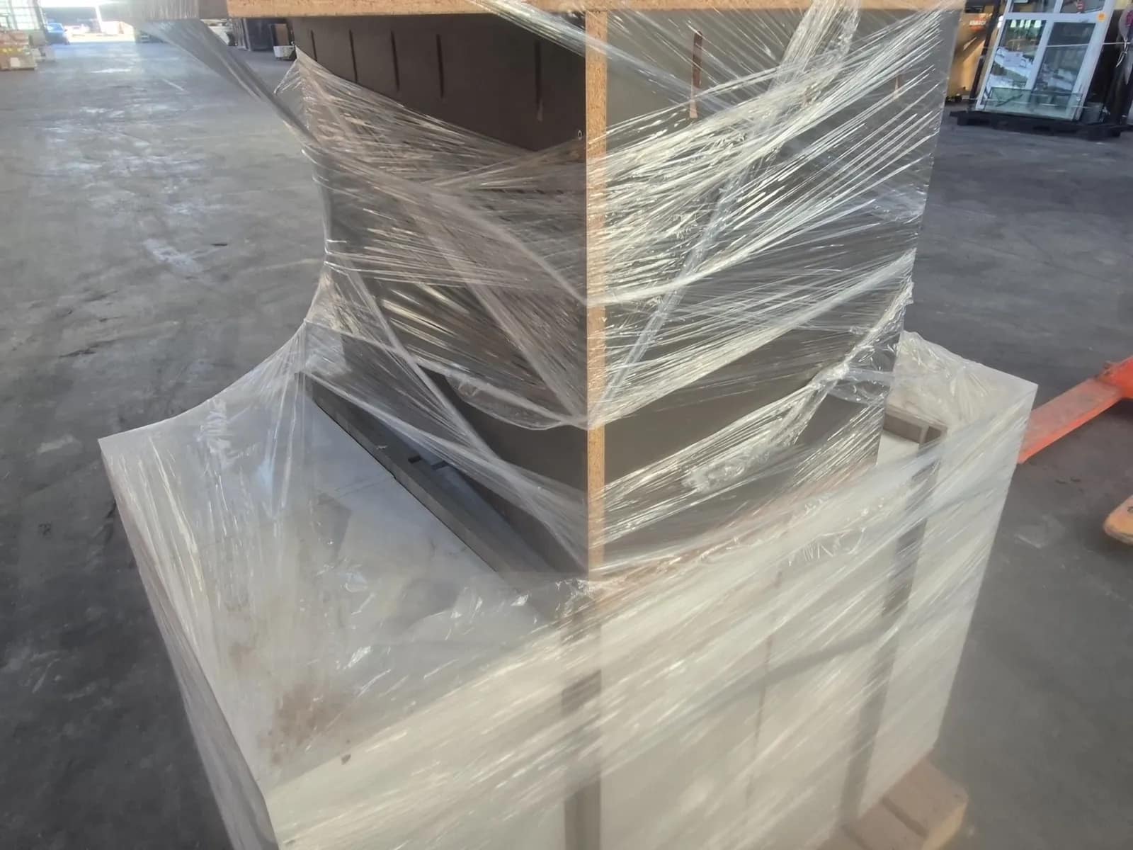 Contents Of Pallet: Assortment Of Upper Cabinet, photo 3 of 7