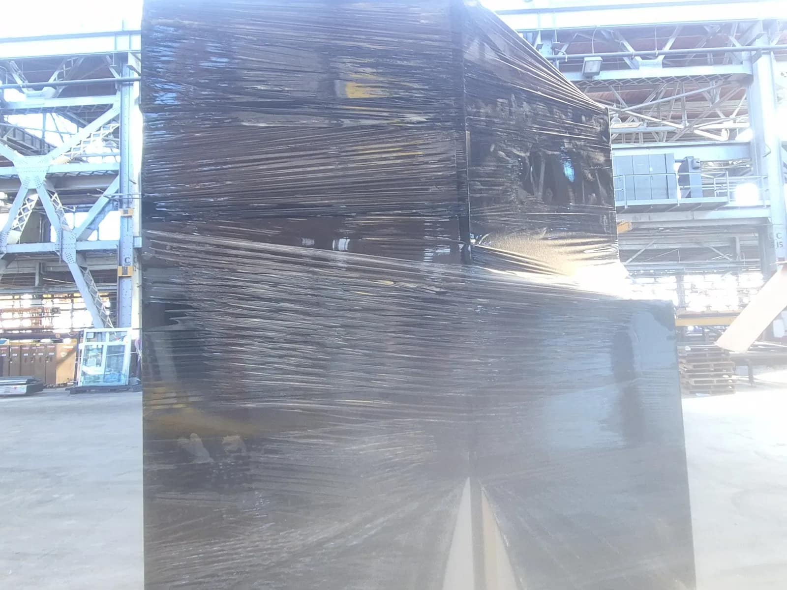 Contents Of Pallet: Assortment Of Various Cabinet, photo 2 of 7